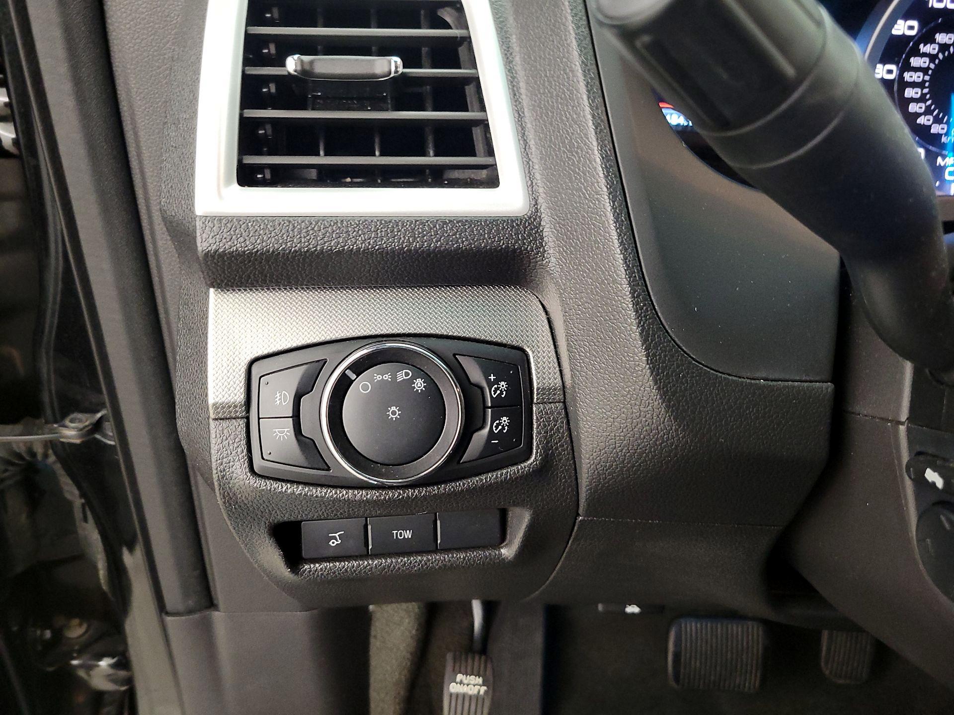 Thumbnail: 2015 Ford Explorer - 13