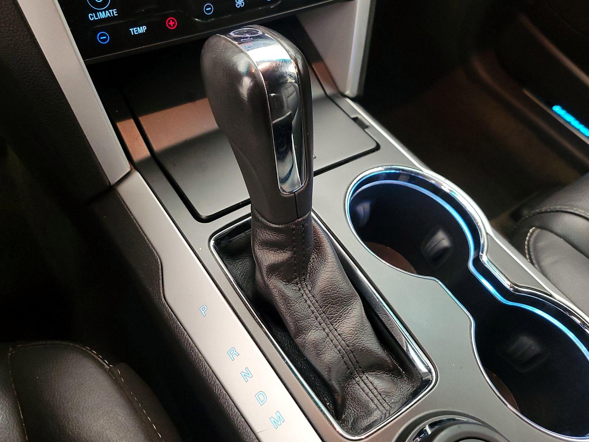 Thumbnail: 2015 Ford Explorer - 18