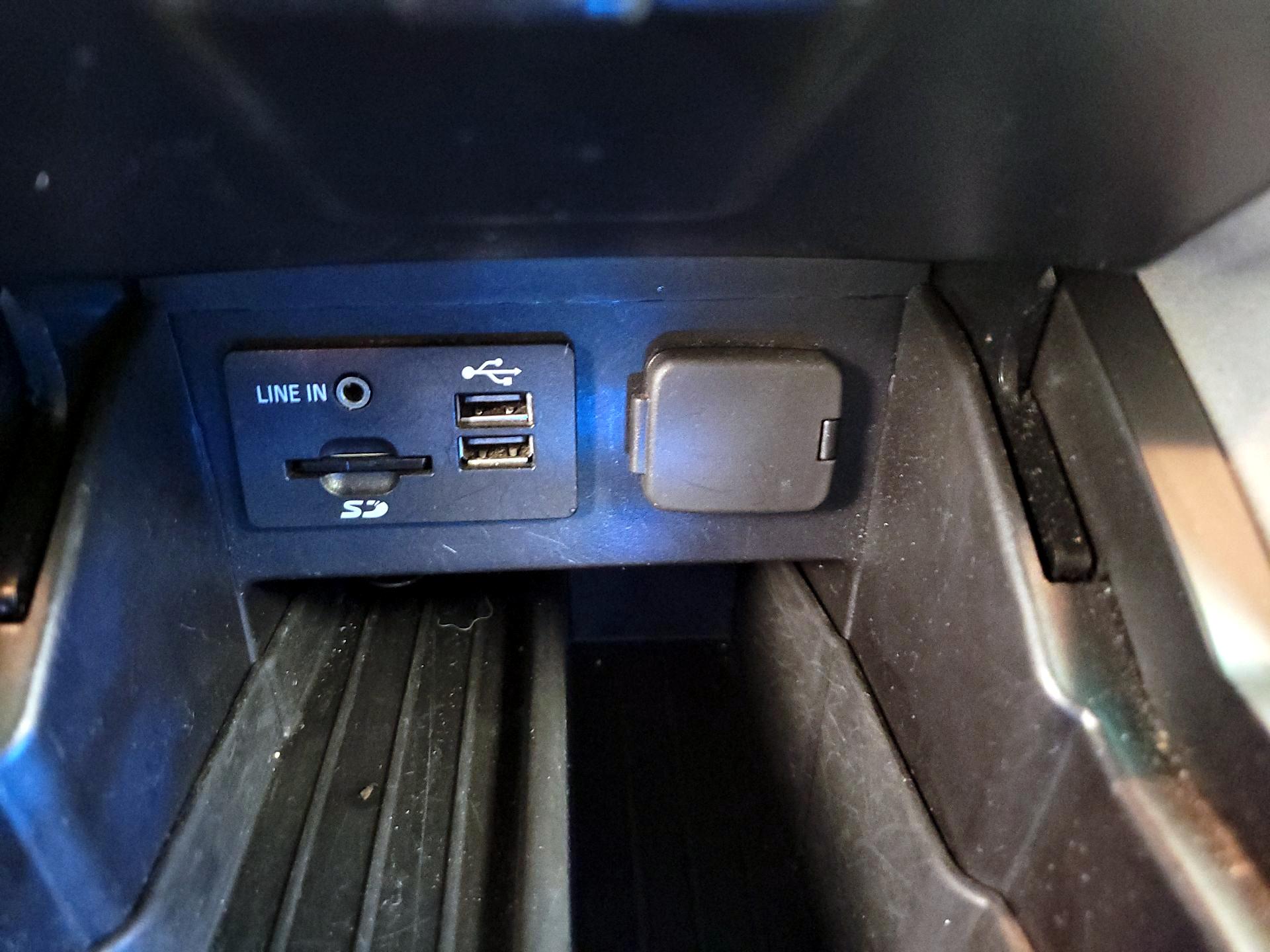 Thumbnail: 2015 Ford Explorer - 19