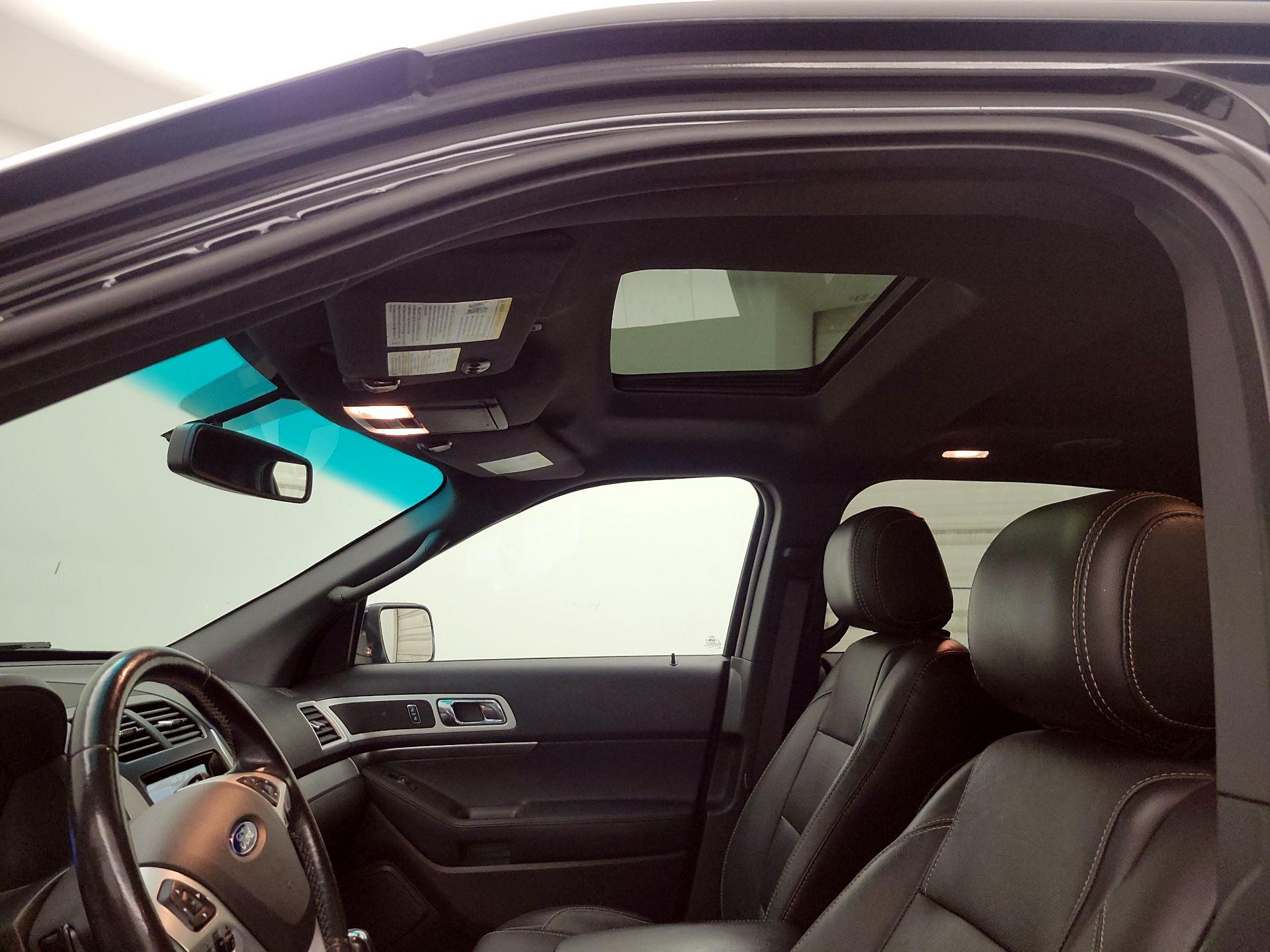 Thumbnail: 2015 Ford Explorer - 20