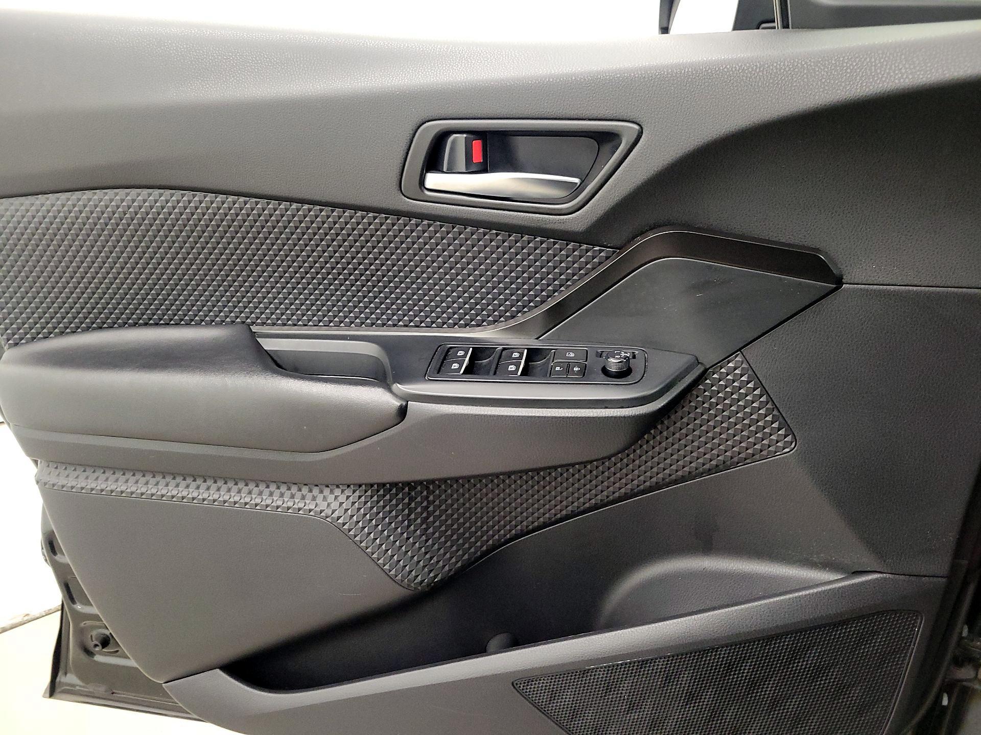 Thumbnail: 2018 Toyota C-HR - 12