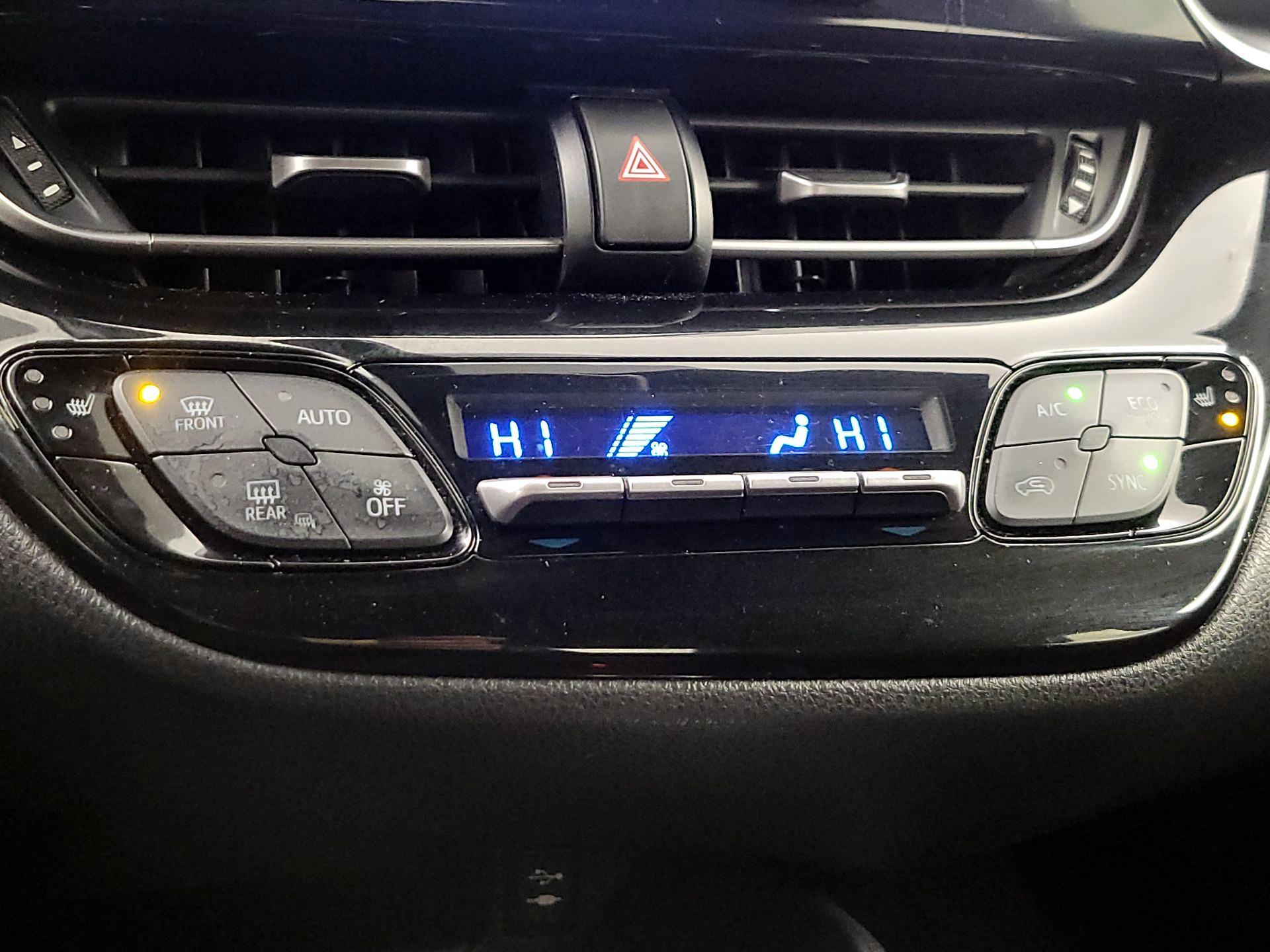 Thumbnail: 2018 Toyota C-HR - 16