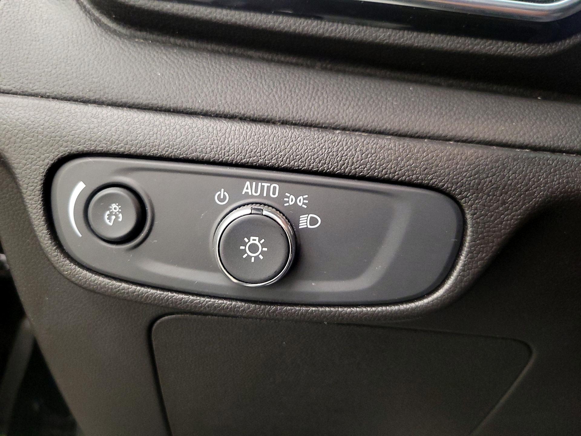 Thumbnail: 2022 Chevrolet Bolt EV - 13