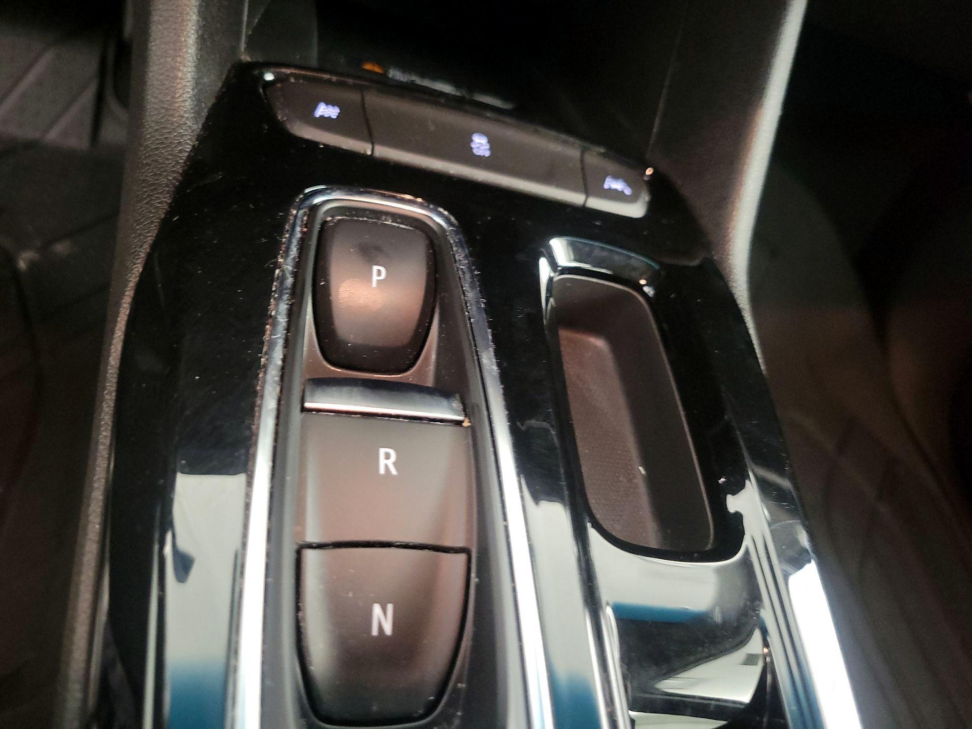 Thumbnail: 2022 Chevrolet Bolt EV - 17