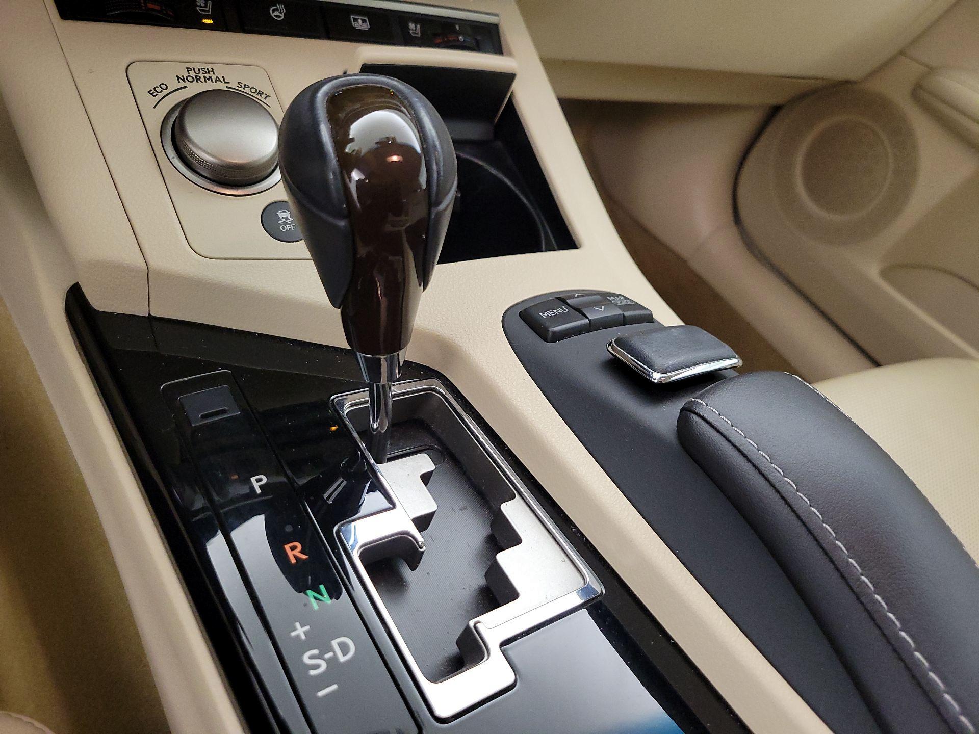 Thumbnail: 2014 Lexus ES - 18