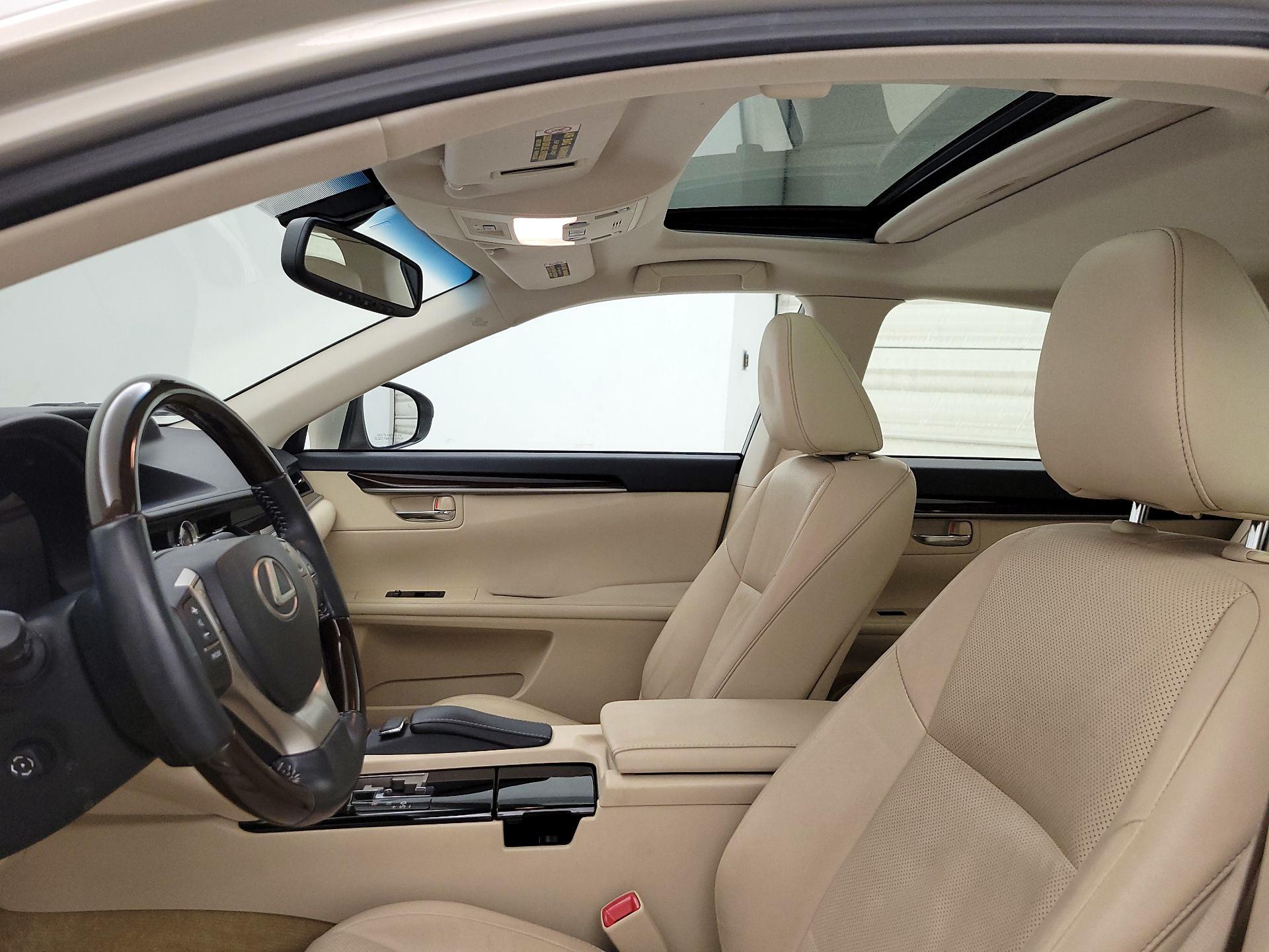 Thumbnail: 2014 Lexus ES - 20