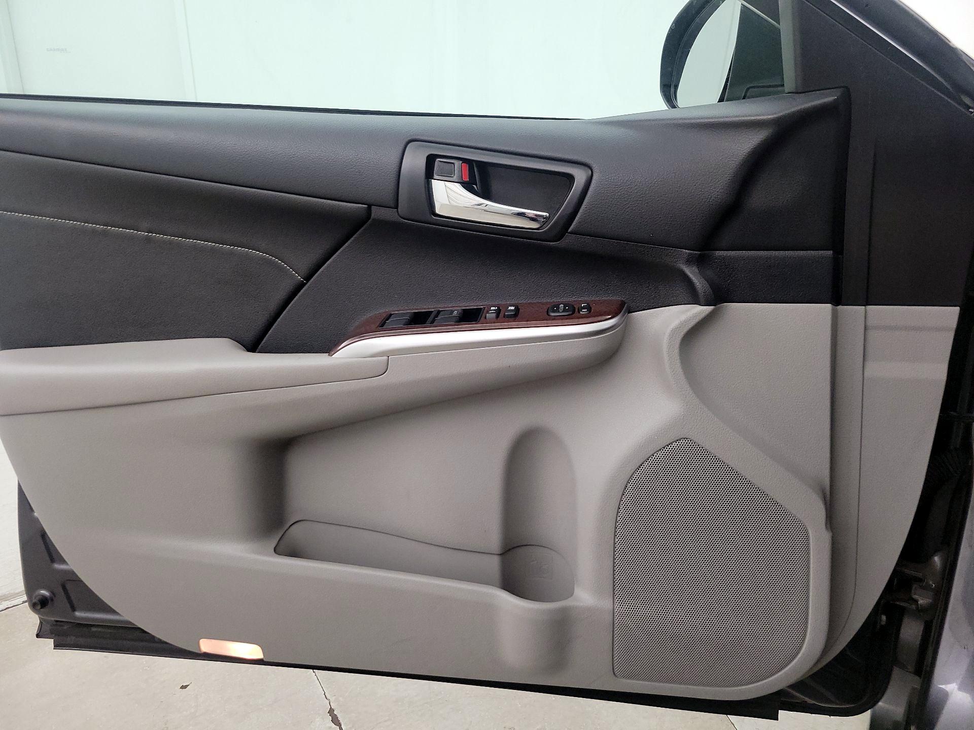 Thumbnail: 2014 Toyota Camry - 12