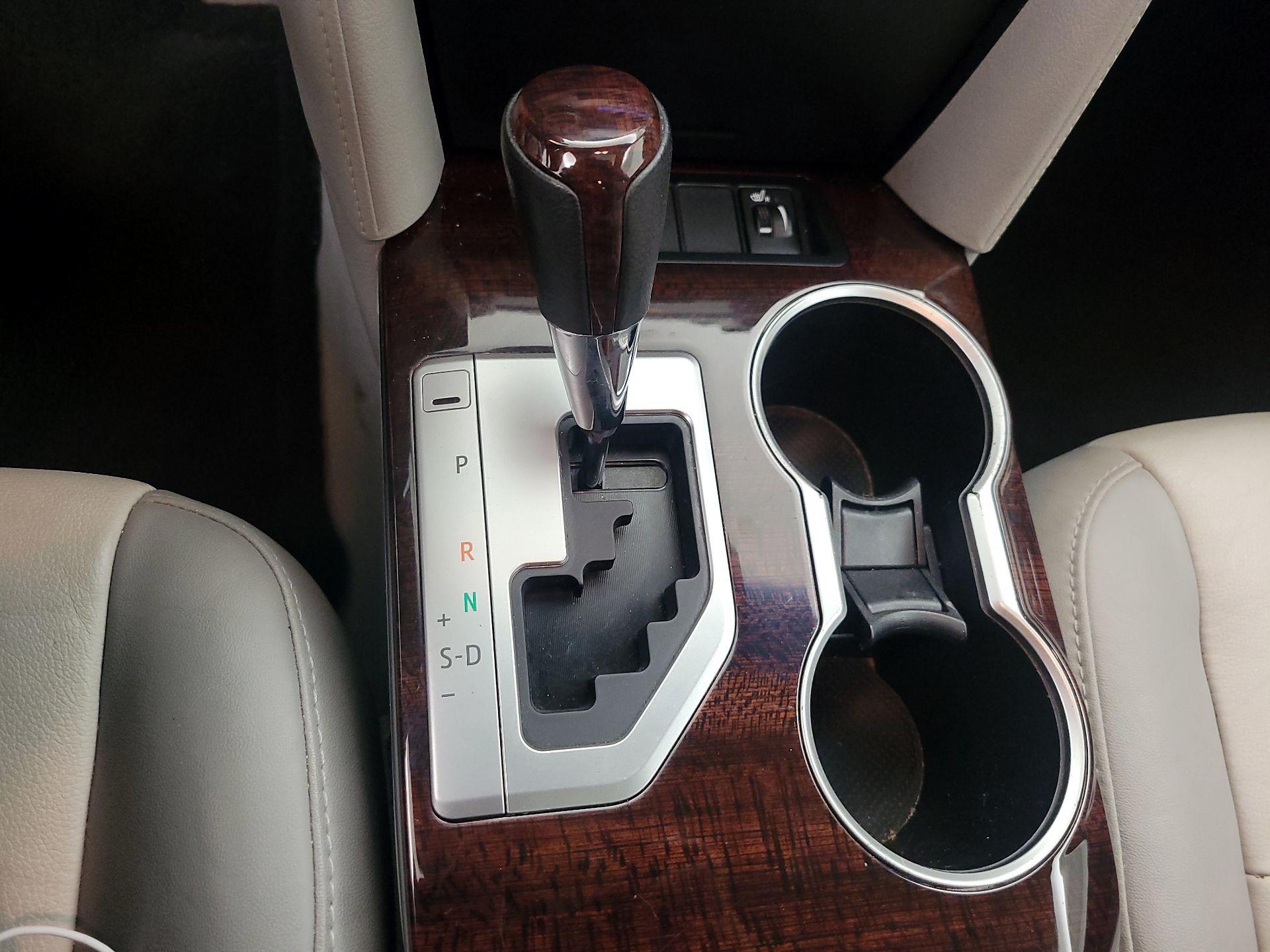 Thumbnail: 2014 Toyota Camry - 17