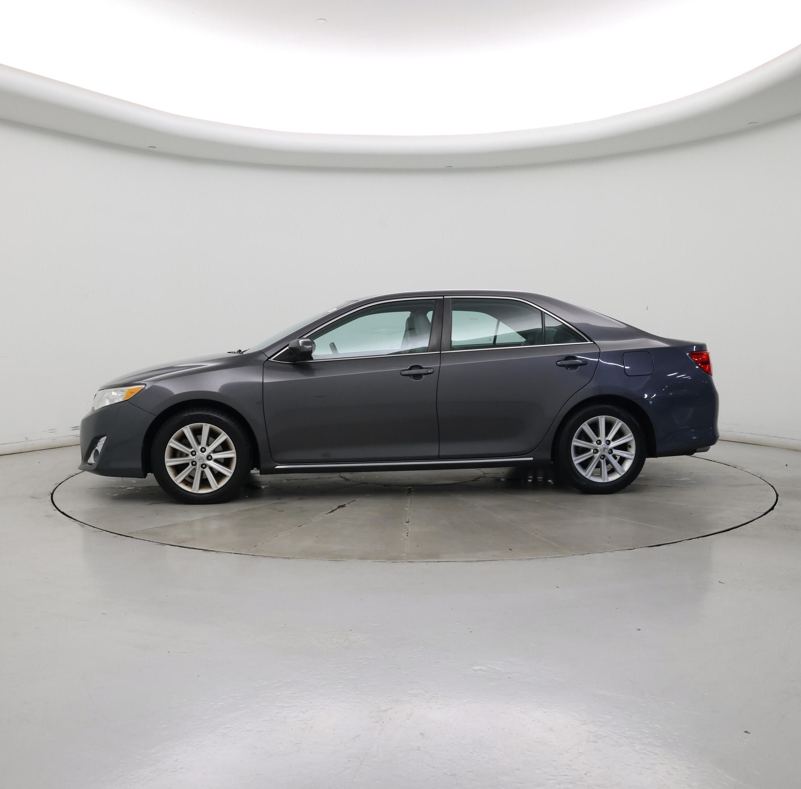 Thumbnail: 2014 Toyota Camry - 3