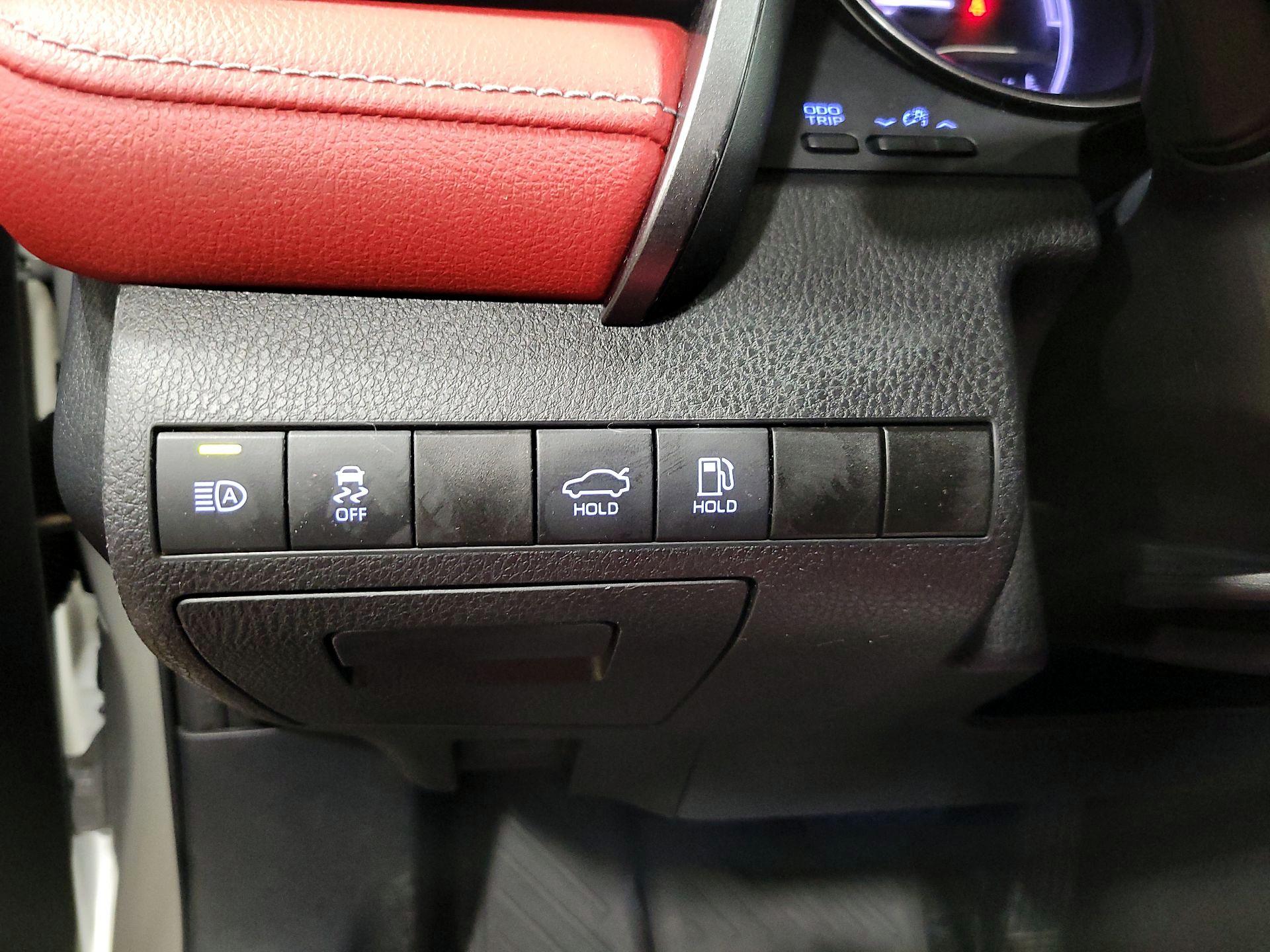 Thumbnail: 2021 Toyota Camry - 13