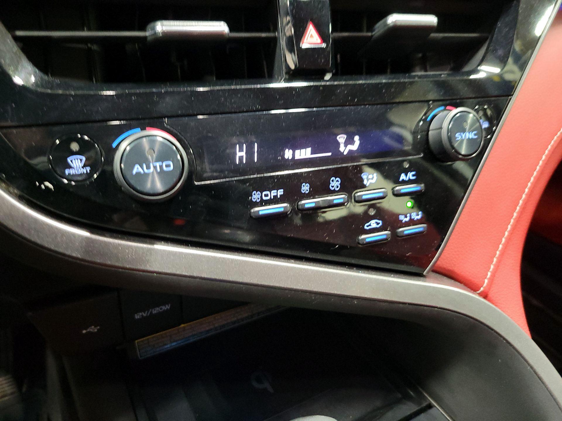 Thumbnail: 2021 Toyota Camry - 16