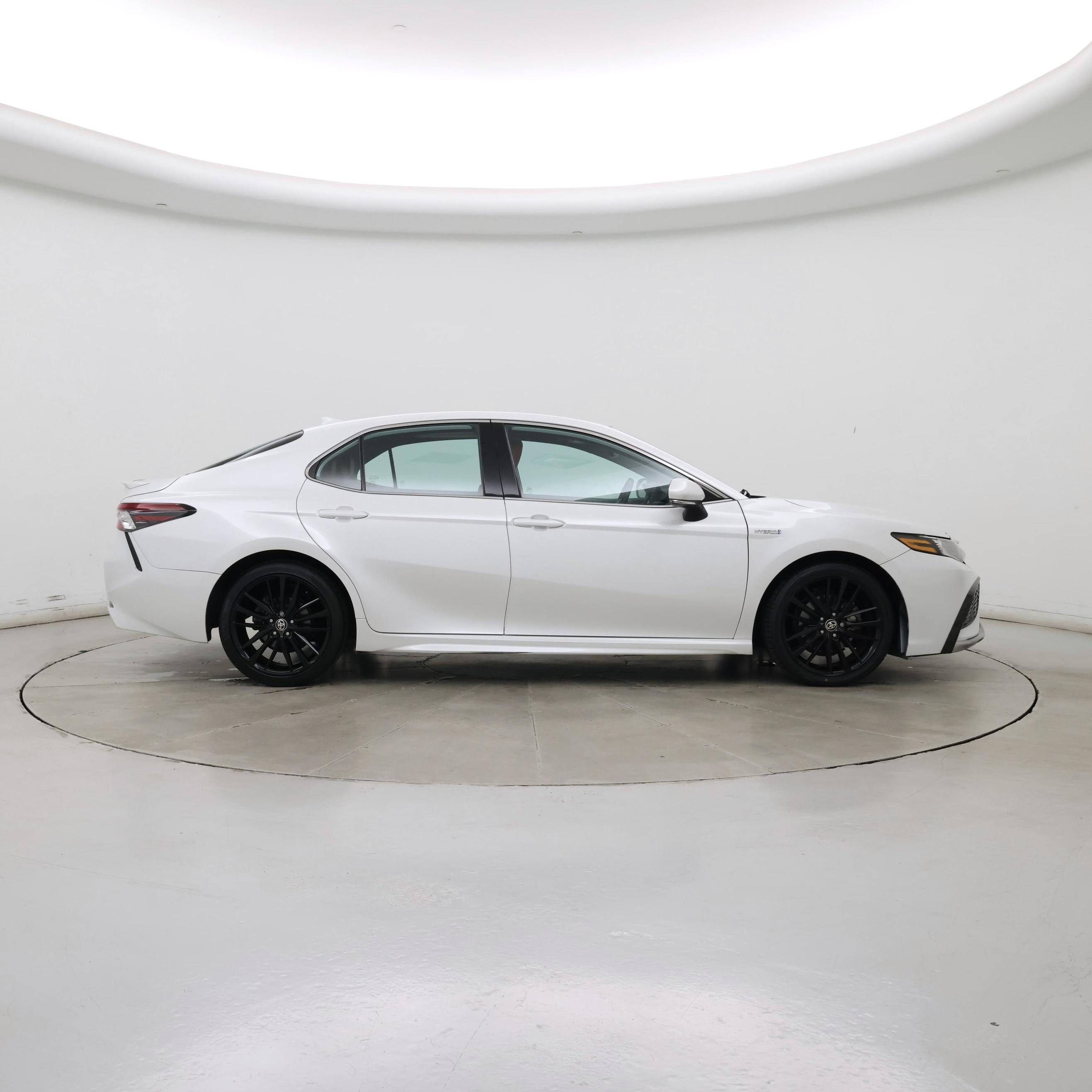 Thumbnail: 2021 Toyota Camry - 7