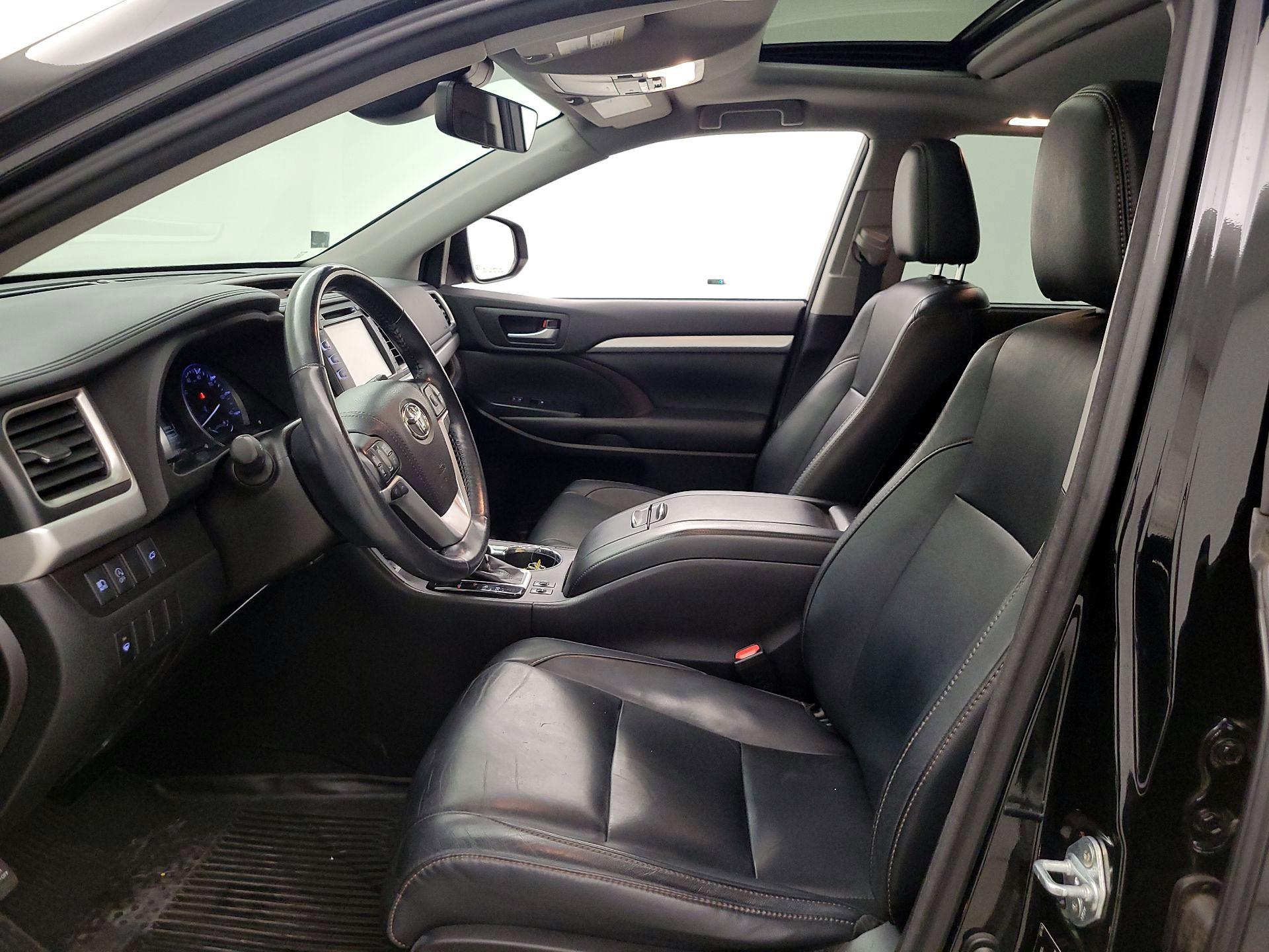 Thumbnail: 2018 Toyota Highlander - 11