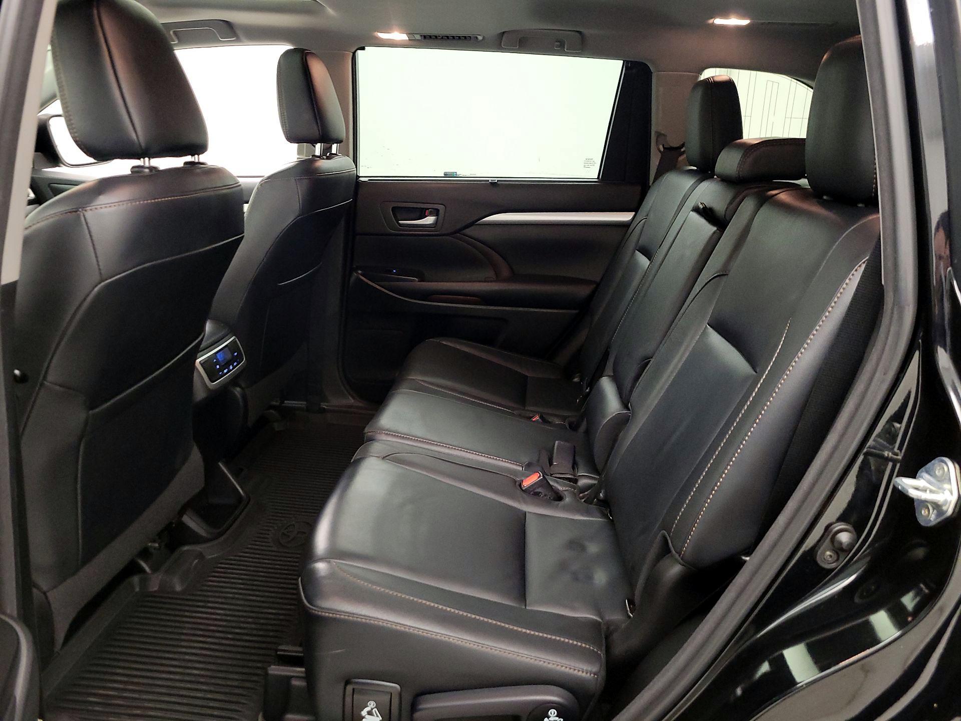 Thumbnail: 2018 Toyota Highlander - 20