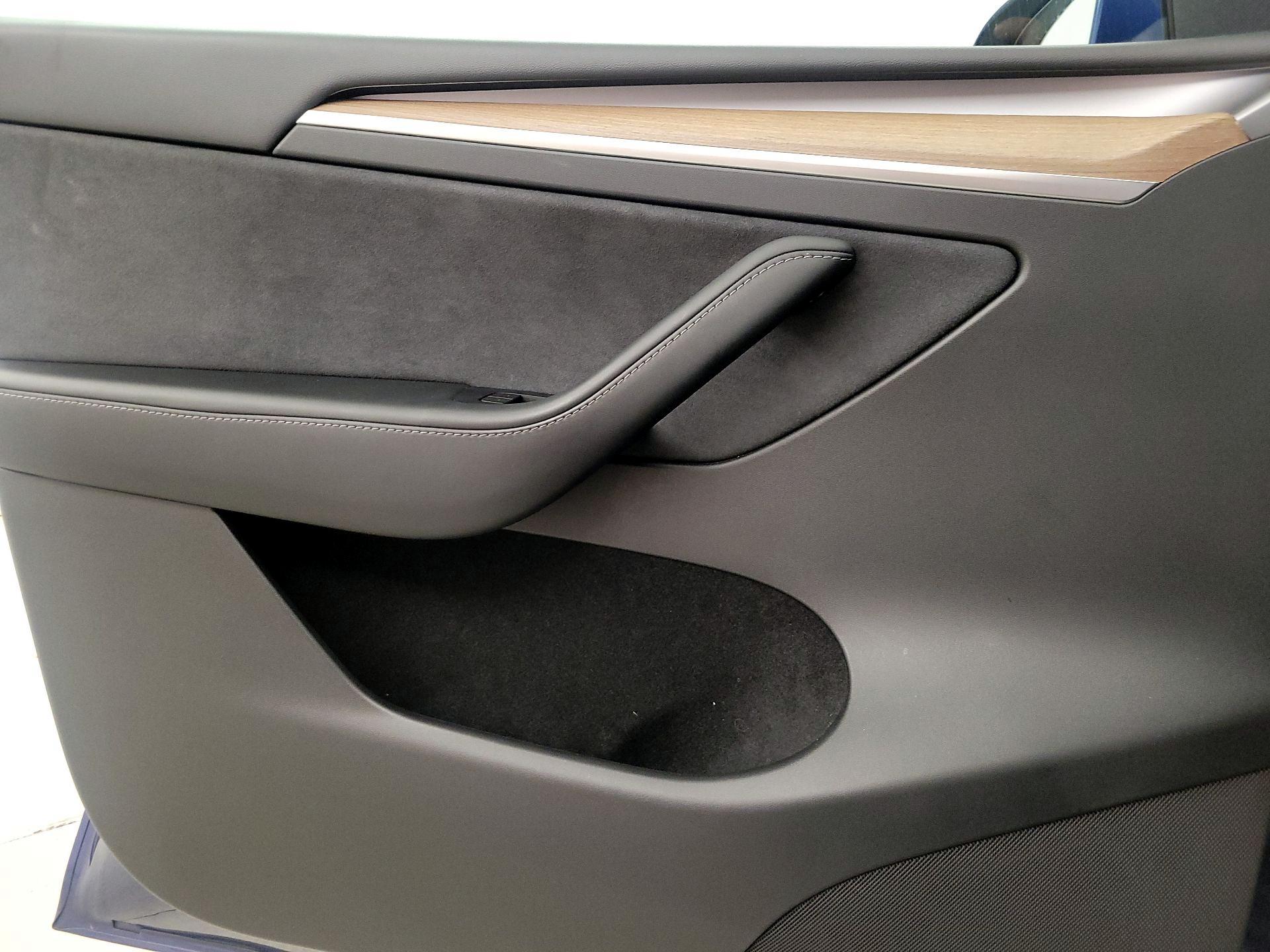 Thumbnail: 2023 Tesla Model Y - 12