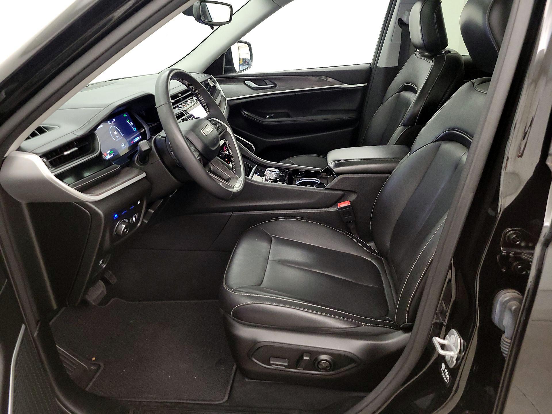 Thumbnail: 2022 Jeep Grand Cherokee - 11