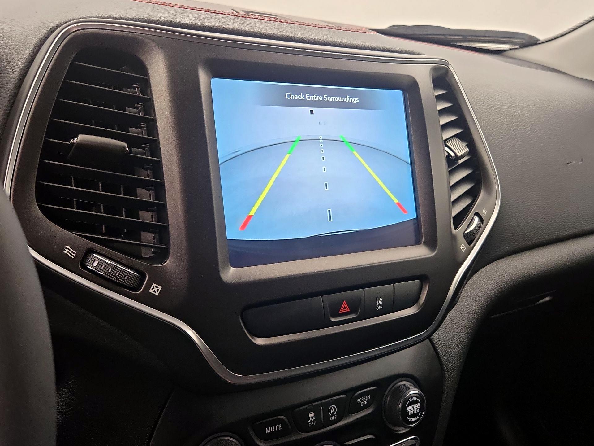 Thumbnail: 2022 Jeep Cherokee - 15