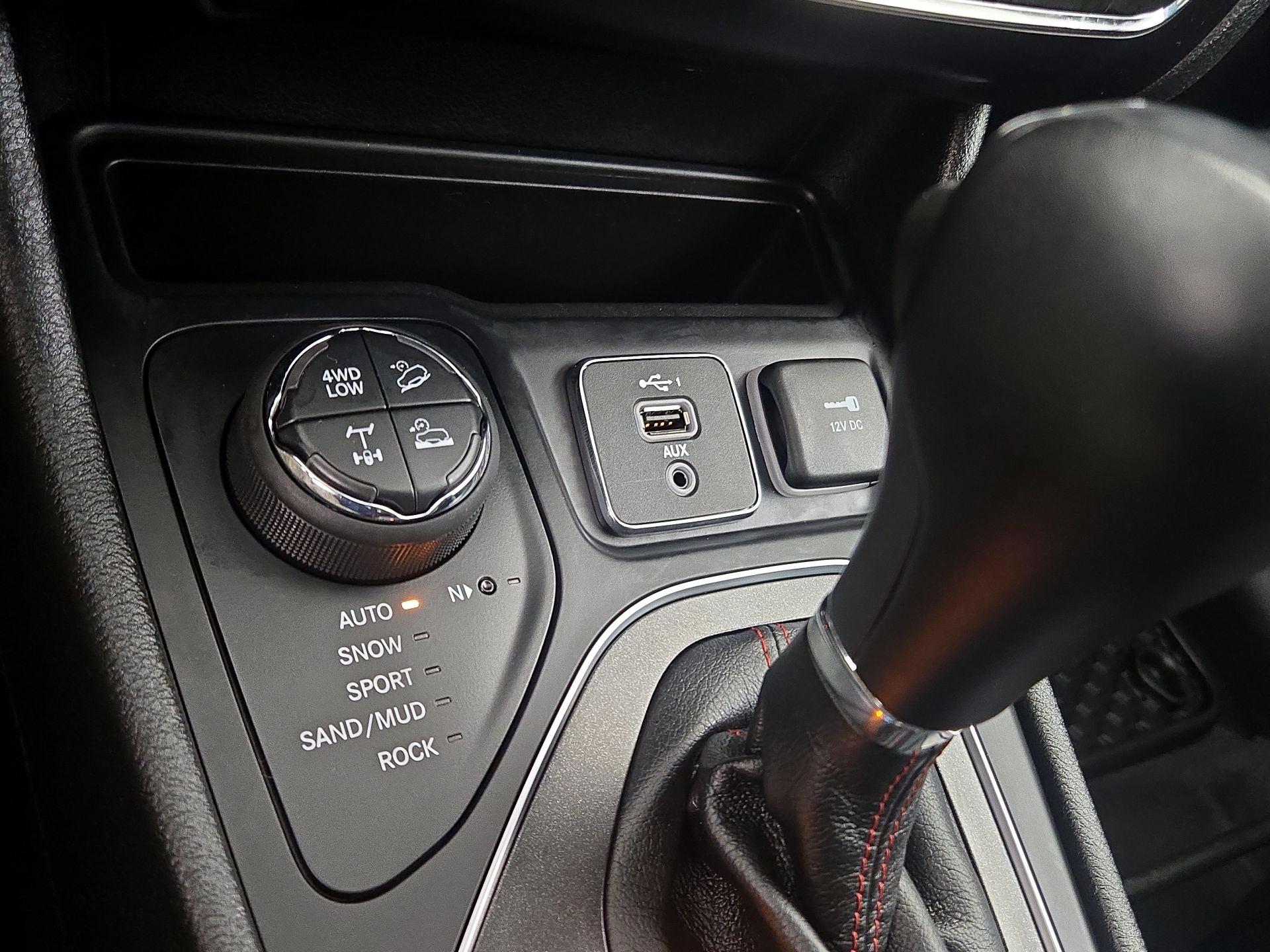 Thumbnail: 2022 Jeep Cherokee - 19