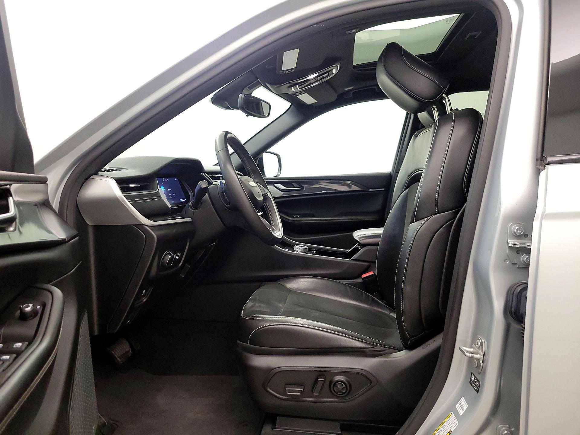 Thumbnail: 2023 Jeep Grand Cherokee L - 11