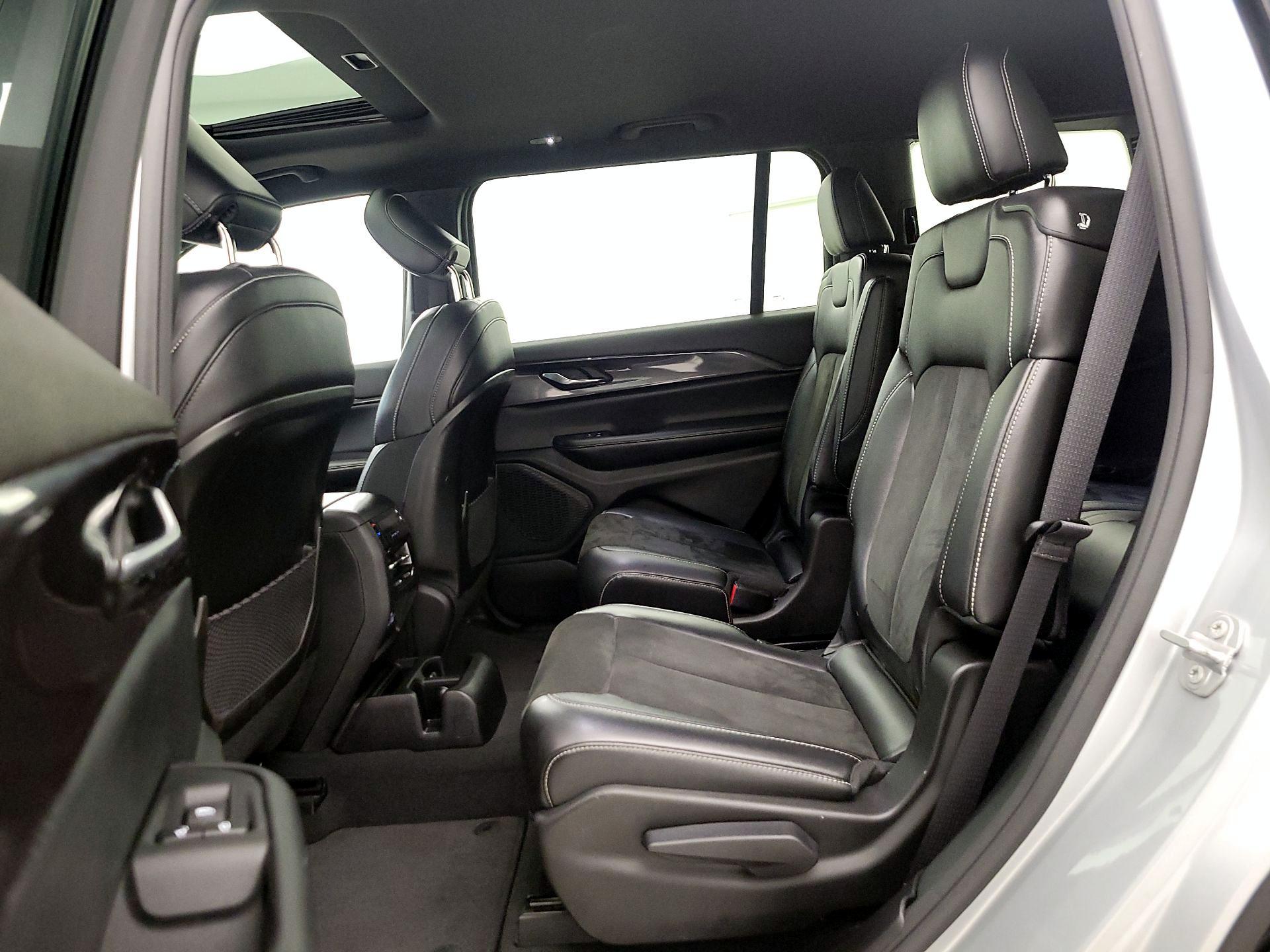 Thumbnail: 2023 Jeep Grand Cherokee L - 20