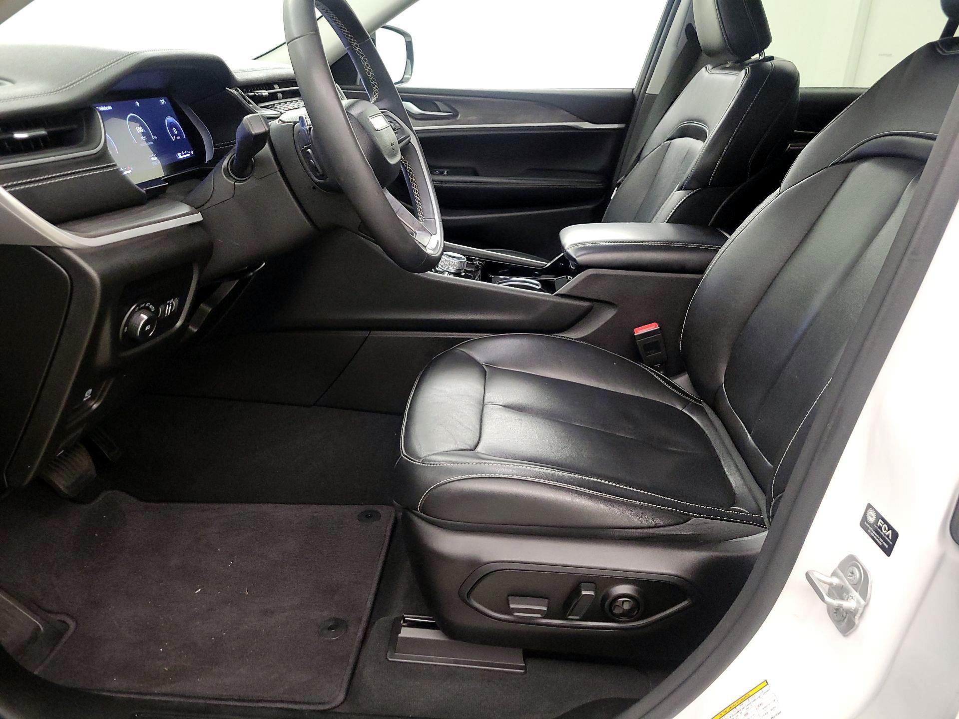 Thumbnail: 2023 Jeep Grand Cherokee - 11