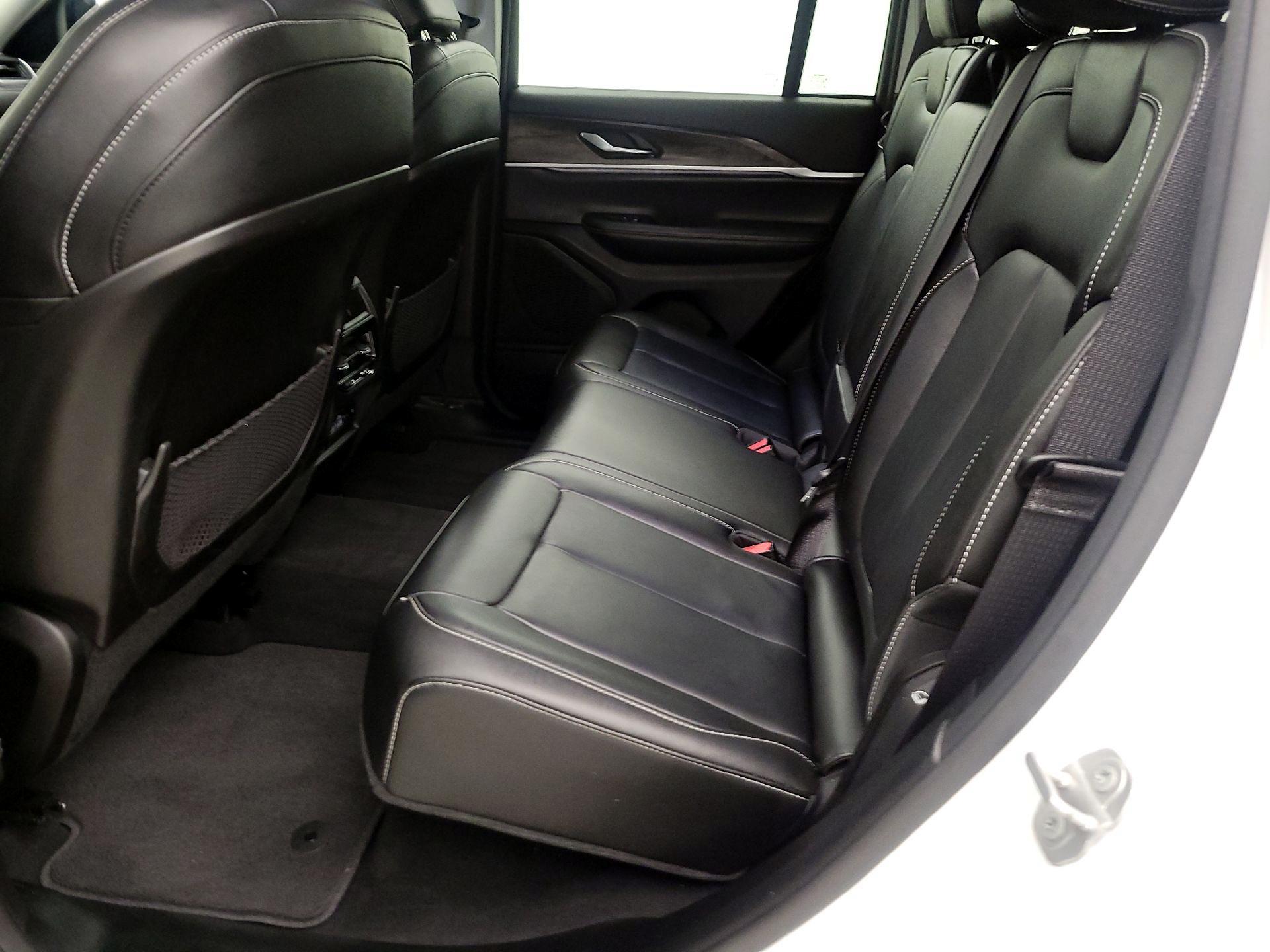 Thumbnail: 2023 Jeep Grand Cherokee - 20