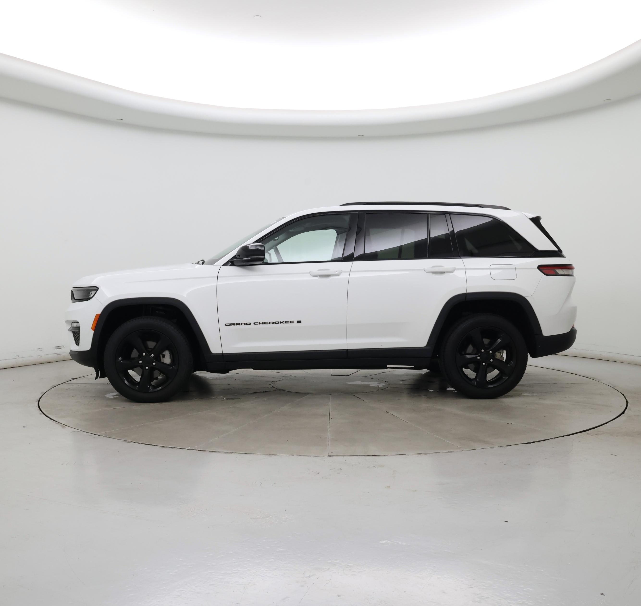 Thumbnail: 2023 Jeep Grand Cherokee - 3
