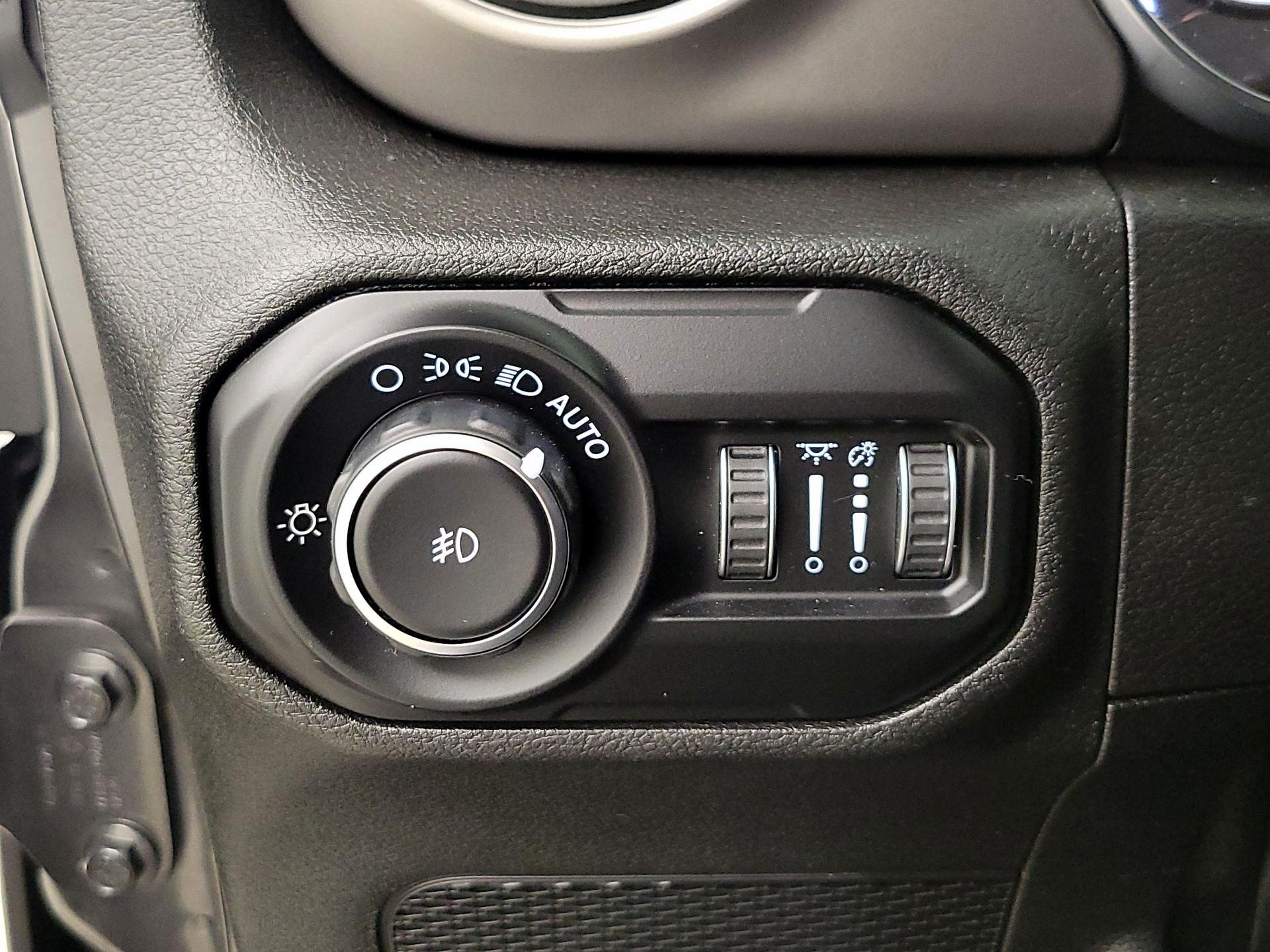 Thumbnail: 2020 Jeep Wrangler - 13