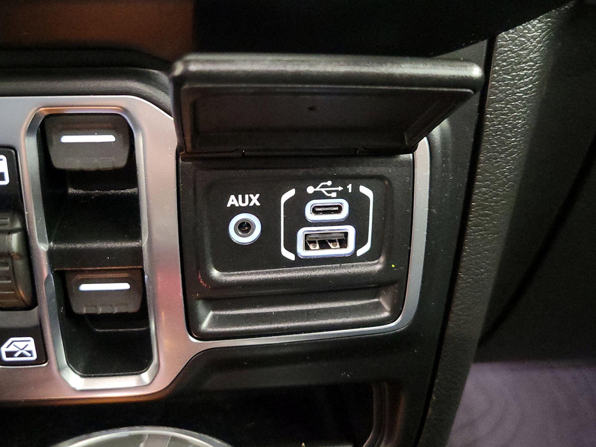 Thumbnail: 2020 Jeep Wrangler - 18