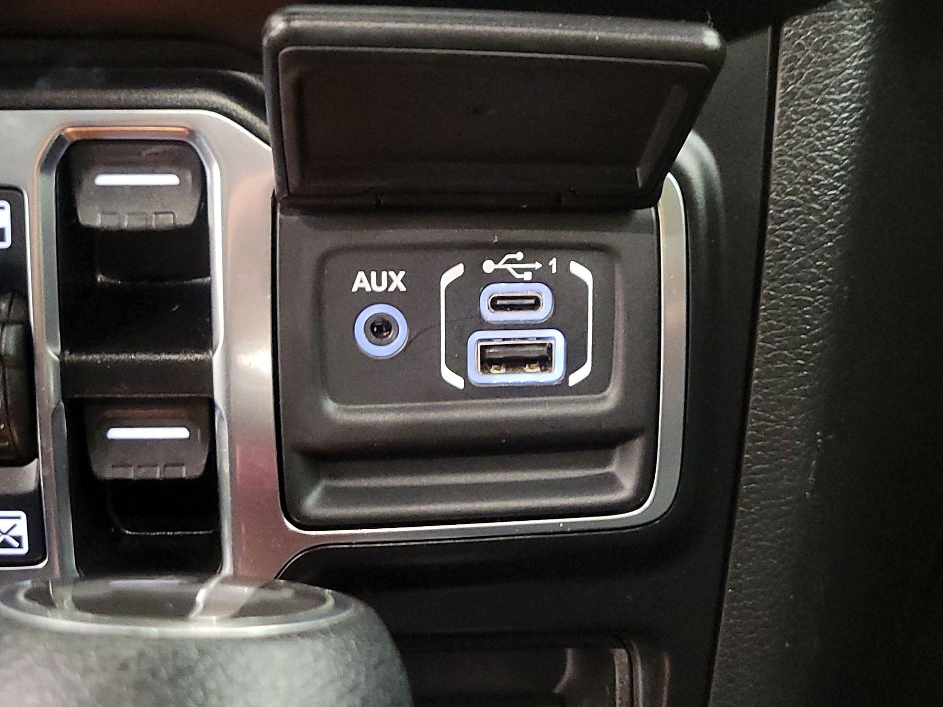 Thumbnail: 2021 Jeep Wrangler - 19