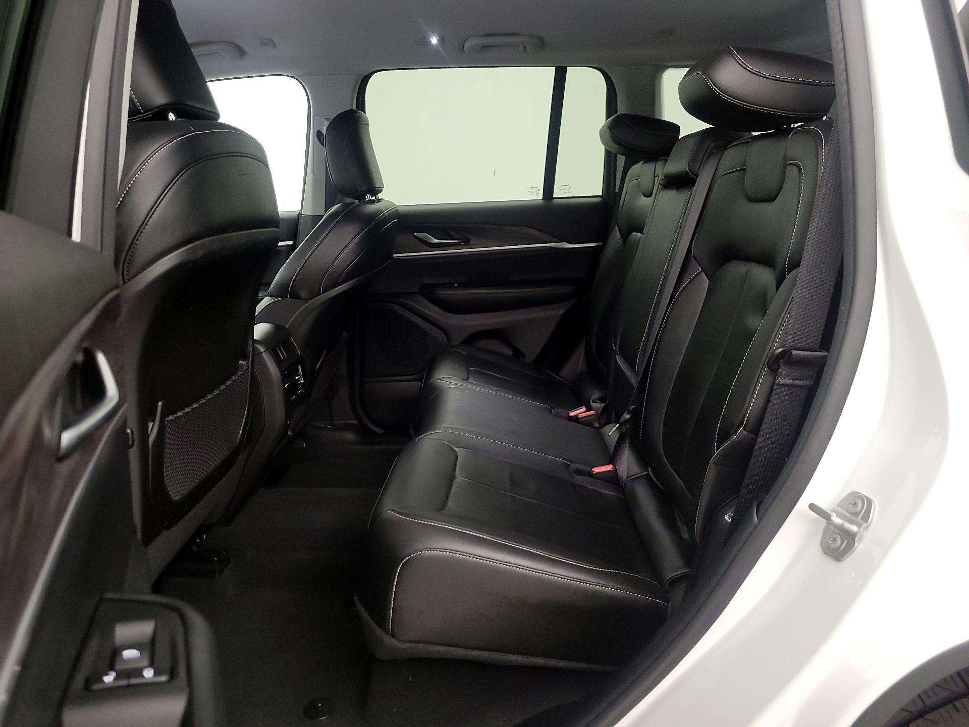 Thumbnail: 2023 Jeep Grand Cherokee - 20