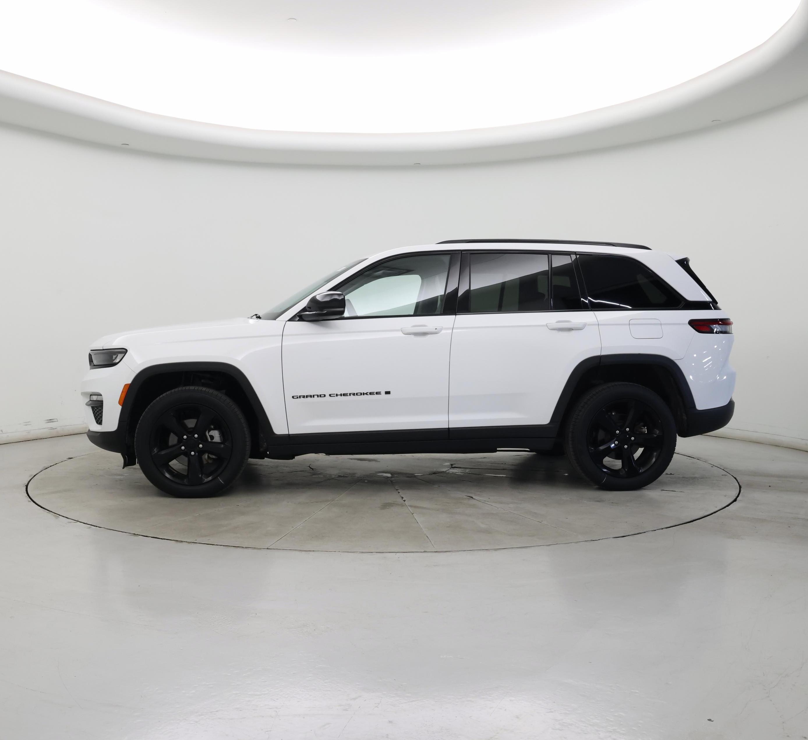 Thumbnail: 2023 Jeep Grand Cherokee - 3