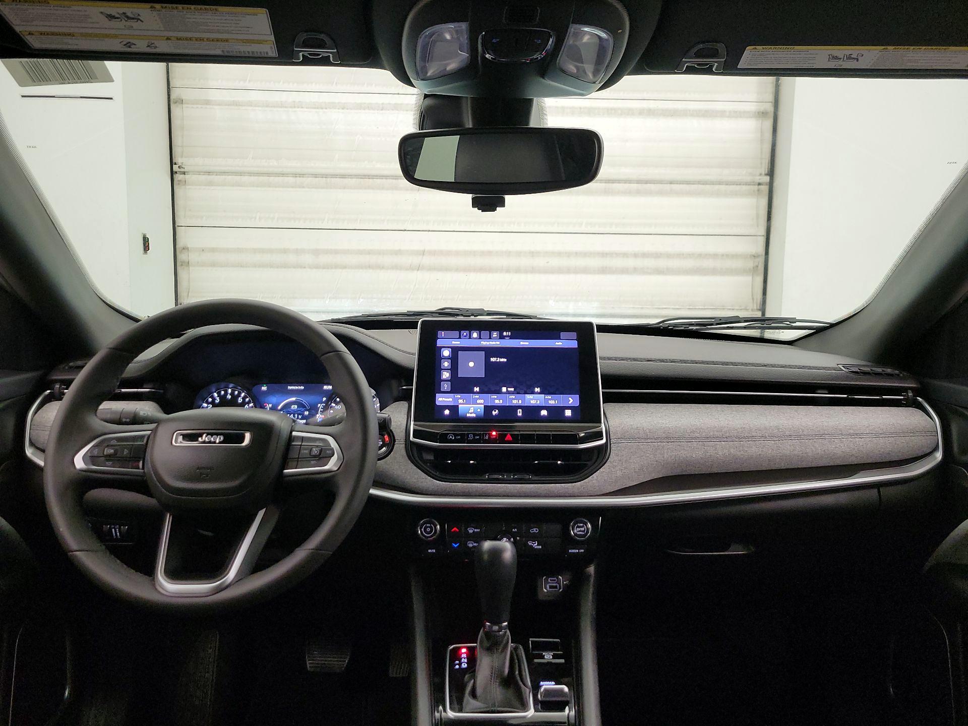 Thumbnail: 2023 Jeep Compass - 9