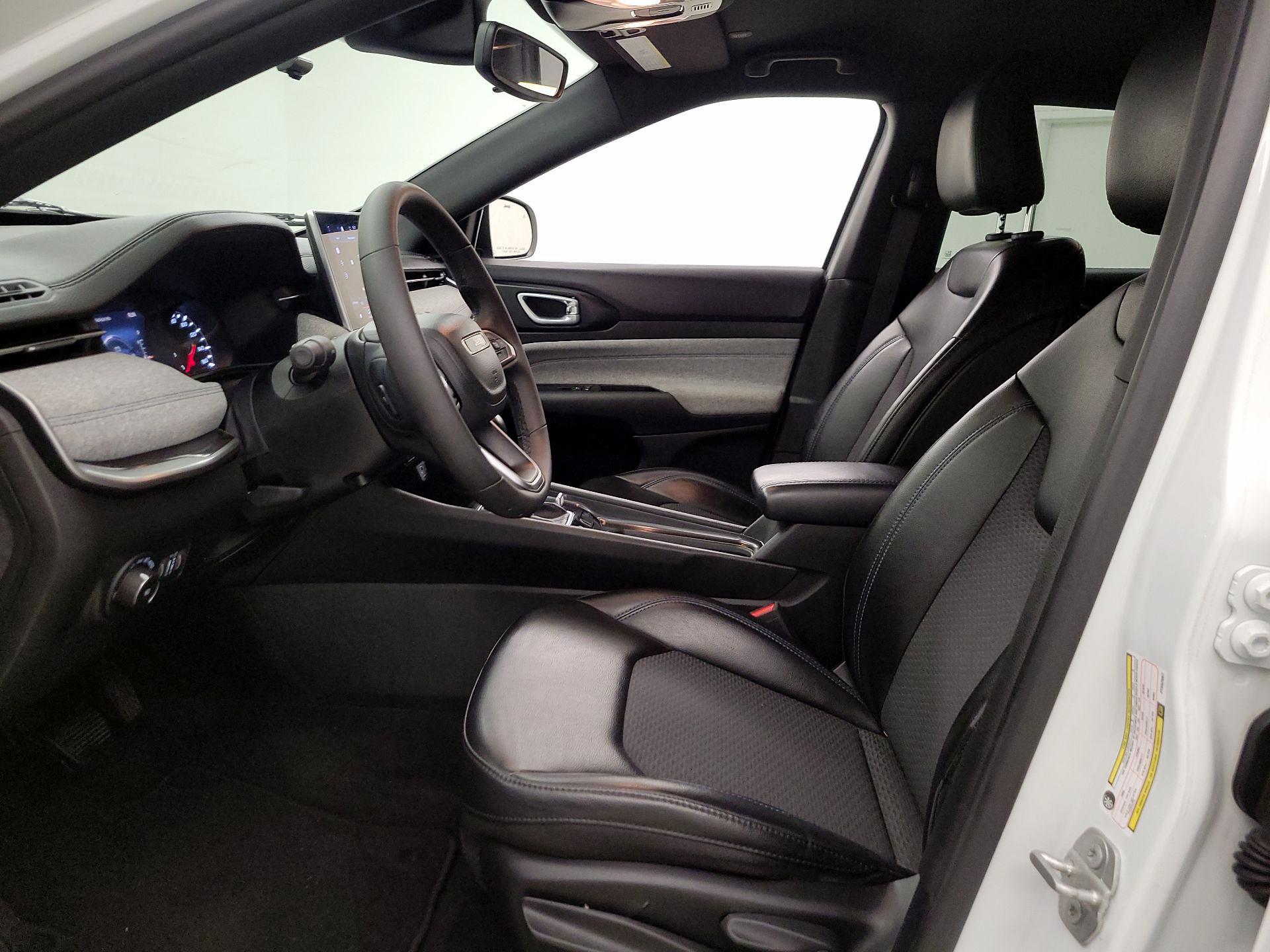 Thumbnail: 2023 Jeep Compass - 11