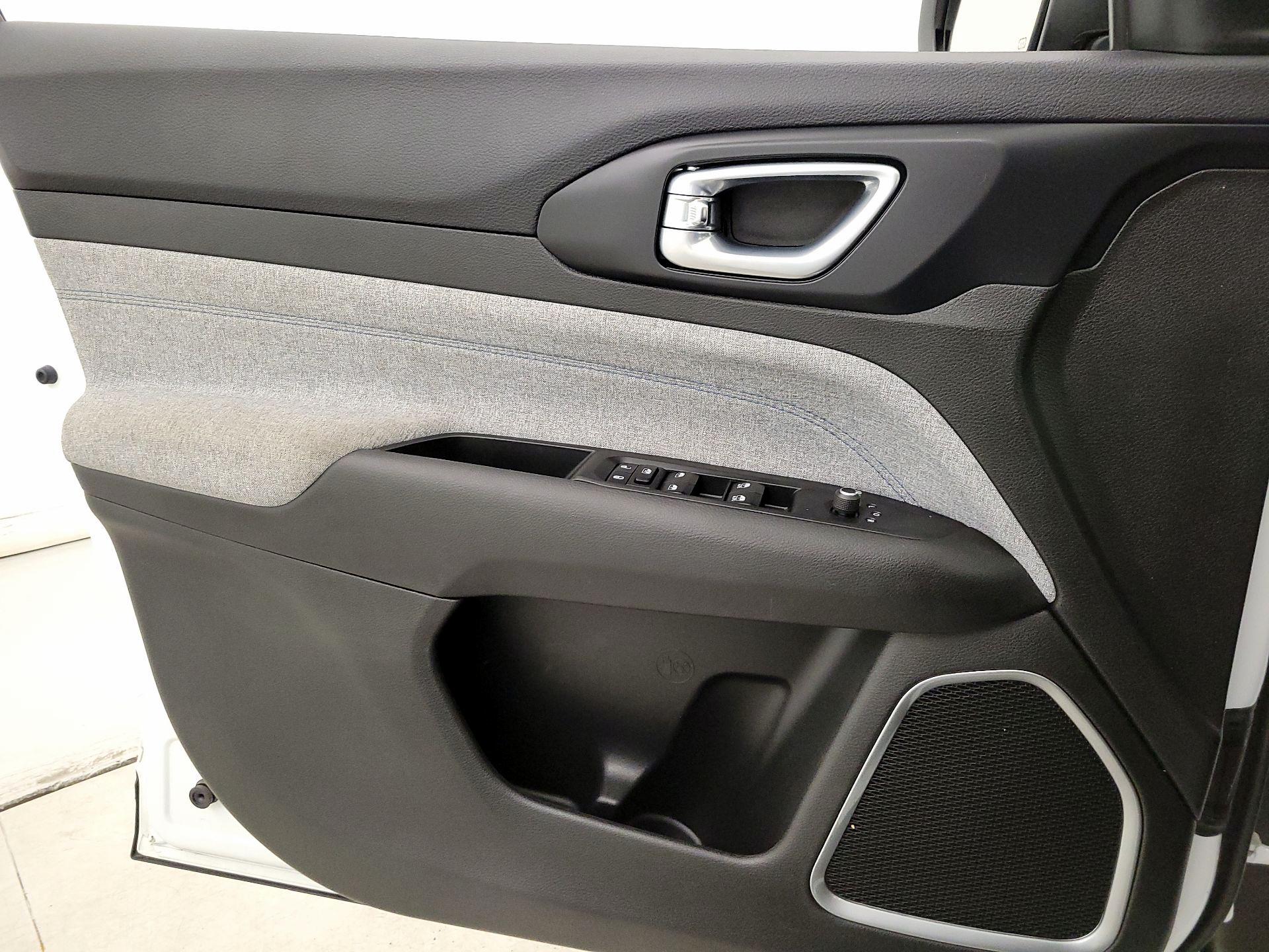 Thumbnail: 2023 Jeep Compass - 12