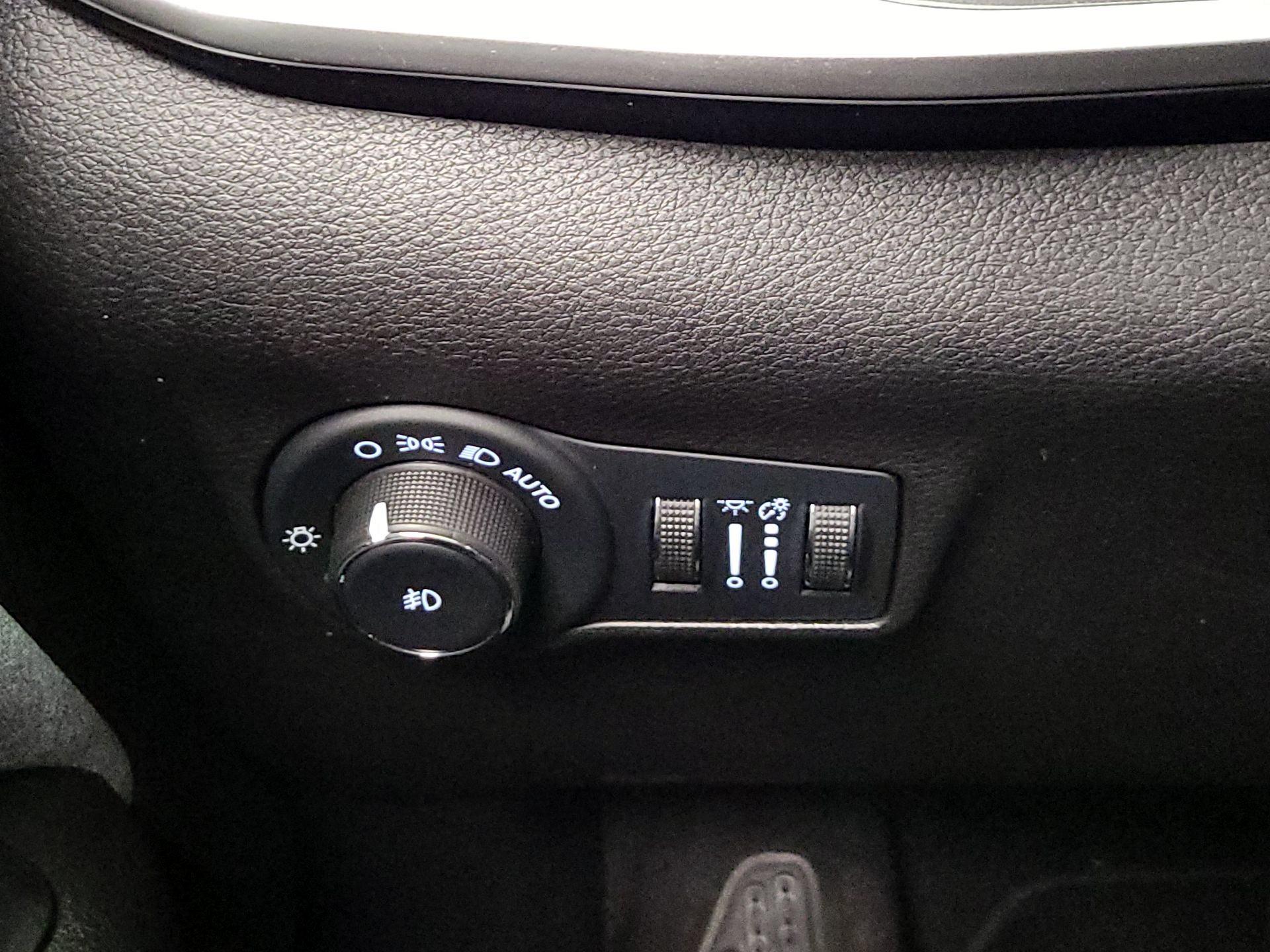 Thumbnail: 2023 Jeep Compass - 13