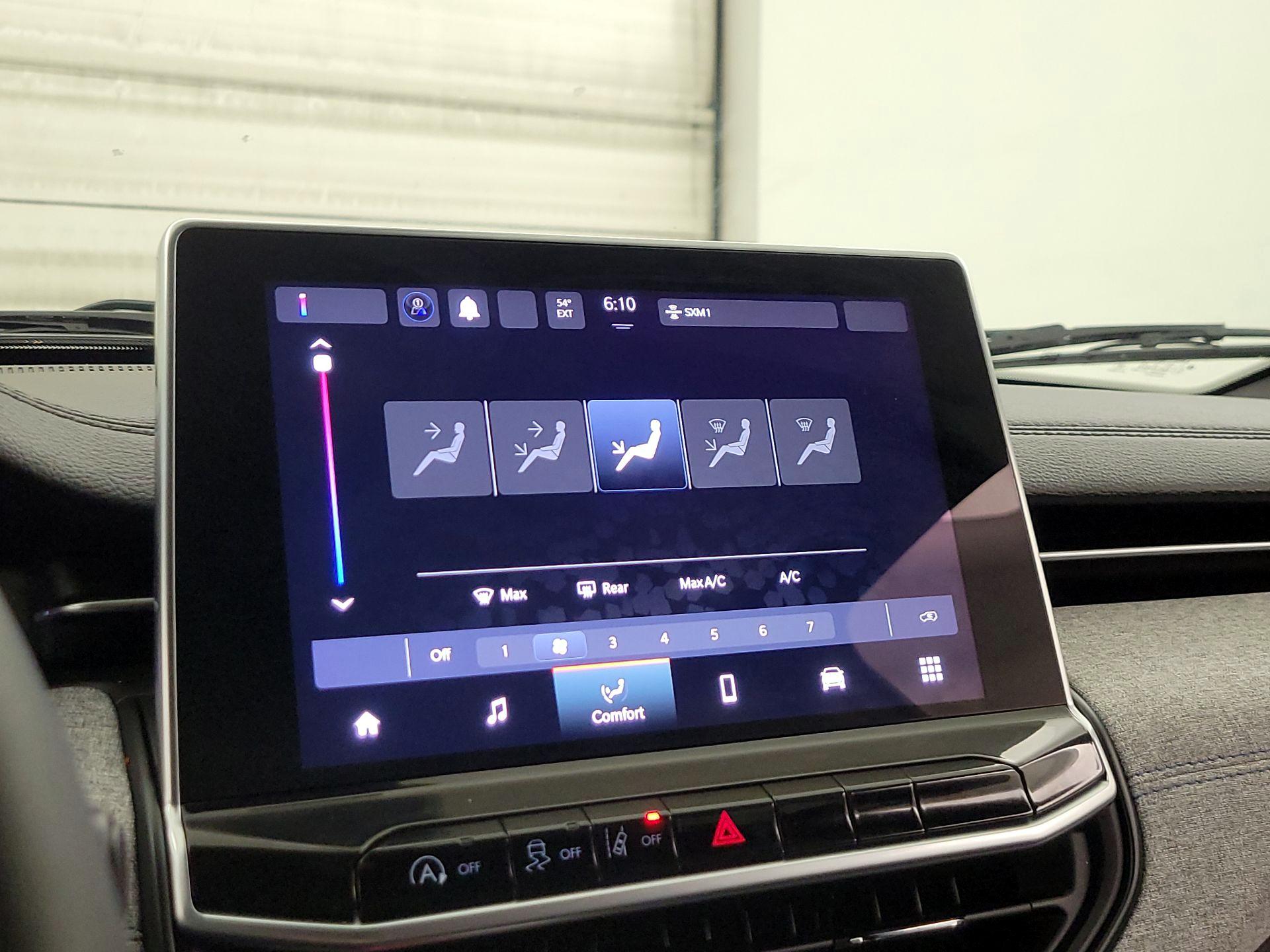 Thumbnail: 2023 Jeep Compass - 16