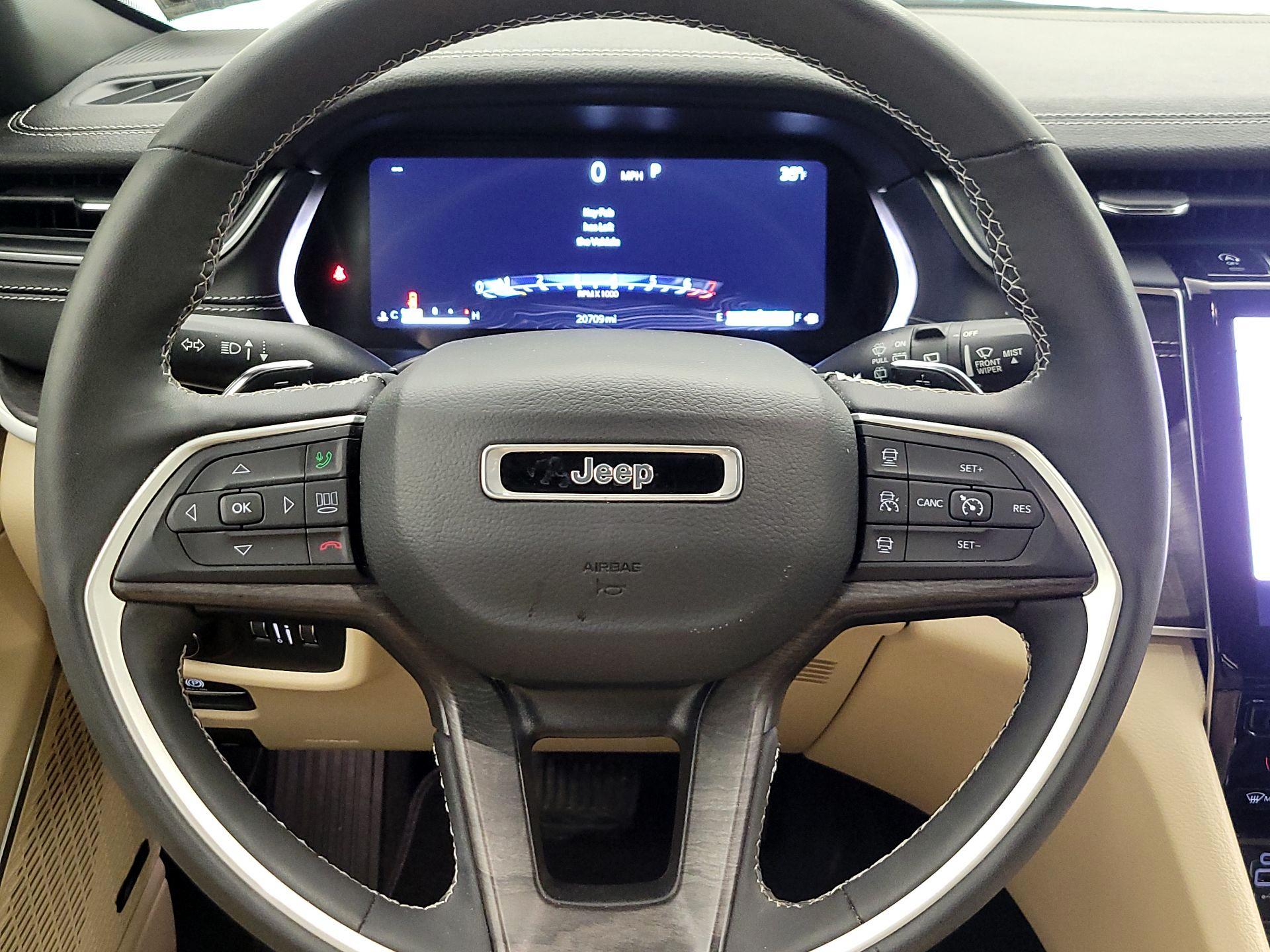 Thumbnail: 2023 Jeep Grand Cherokee - 10