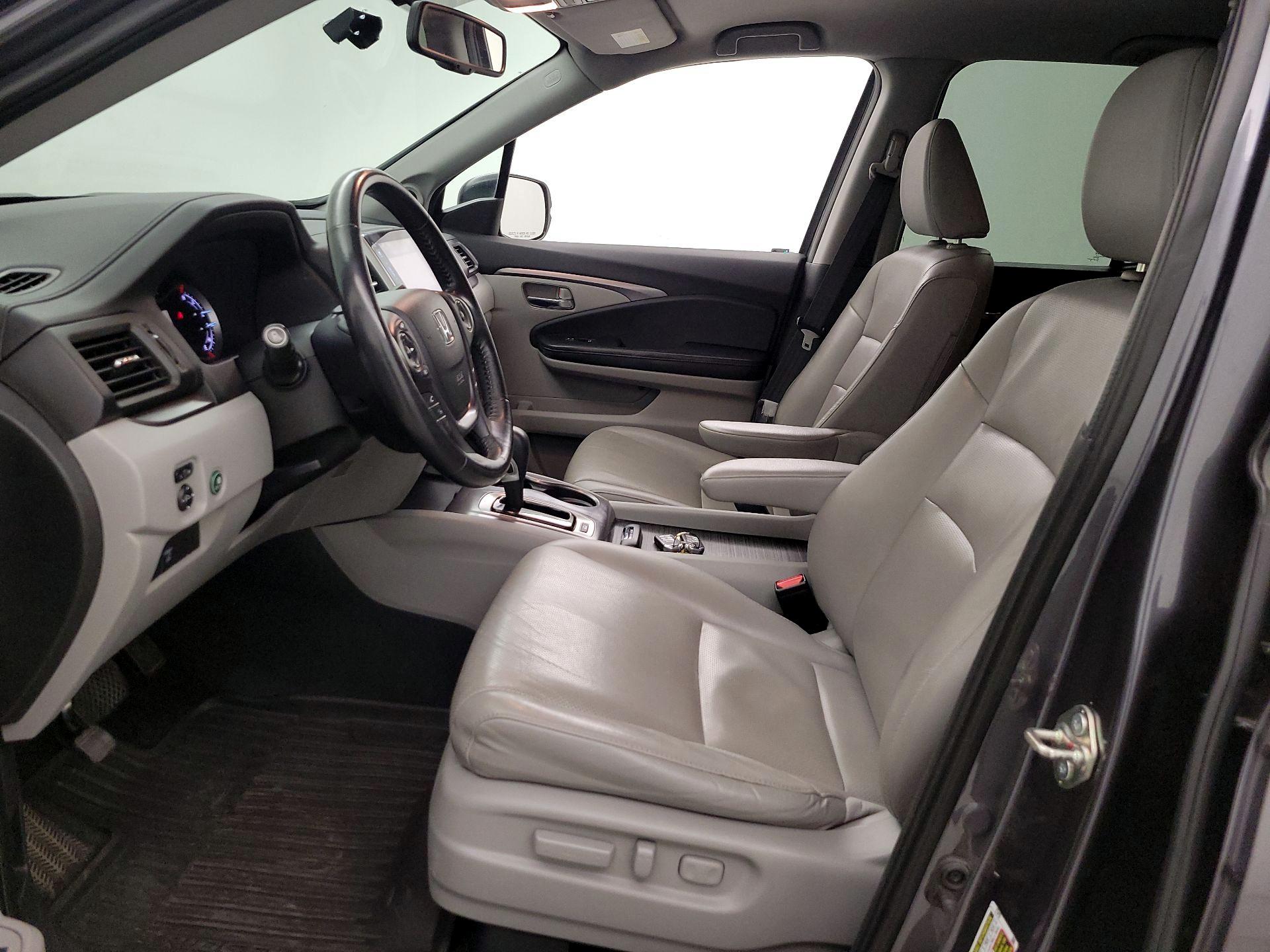 Thumbnail: 2017 Honda Ridgeline - 11