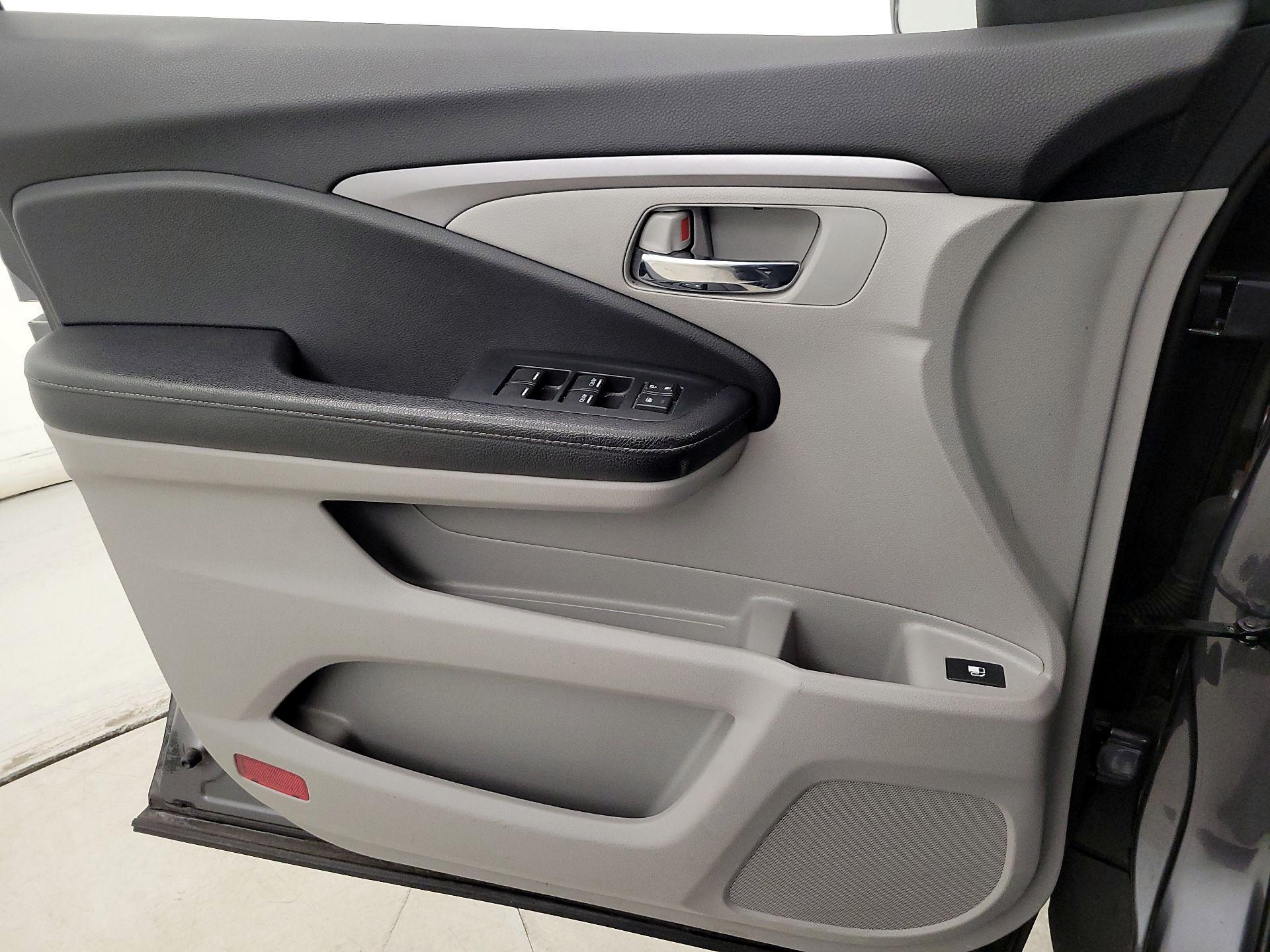 Thumbnail: 2017 Honda Ridgeline - 12