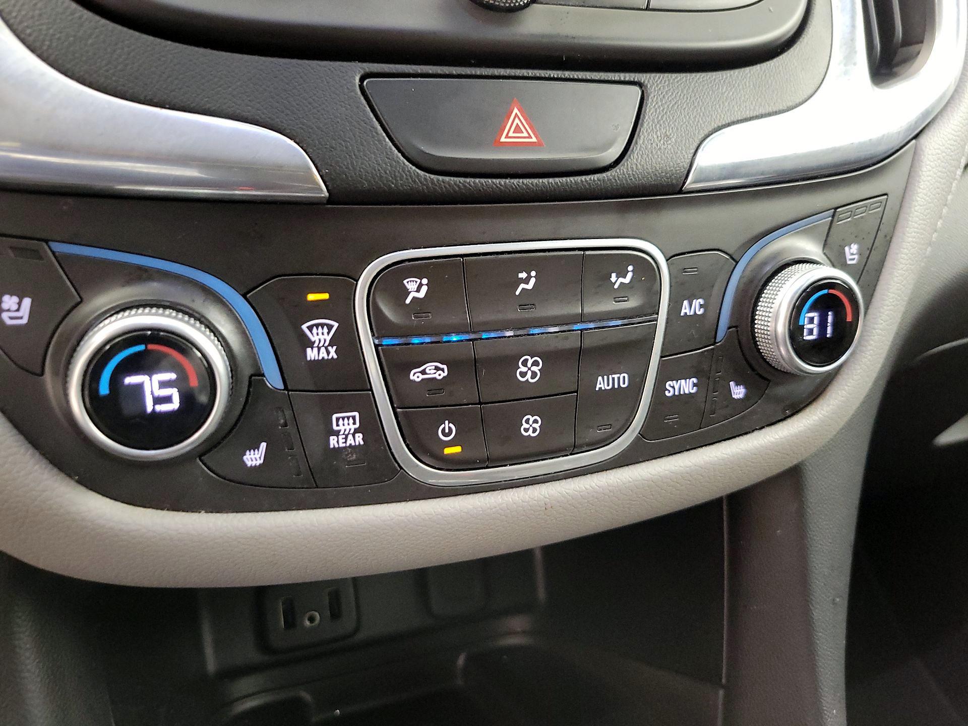 Thumbnail: 2018 Chevrolet Equinox - 16