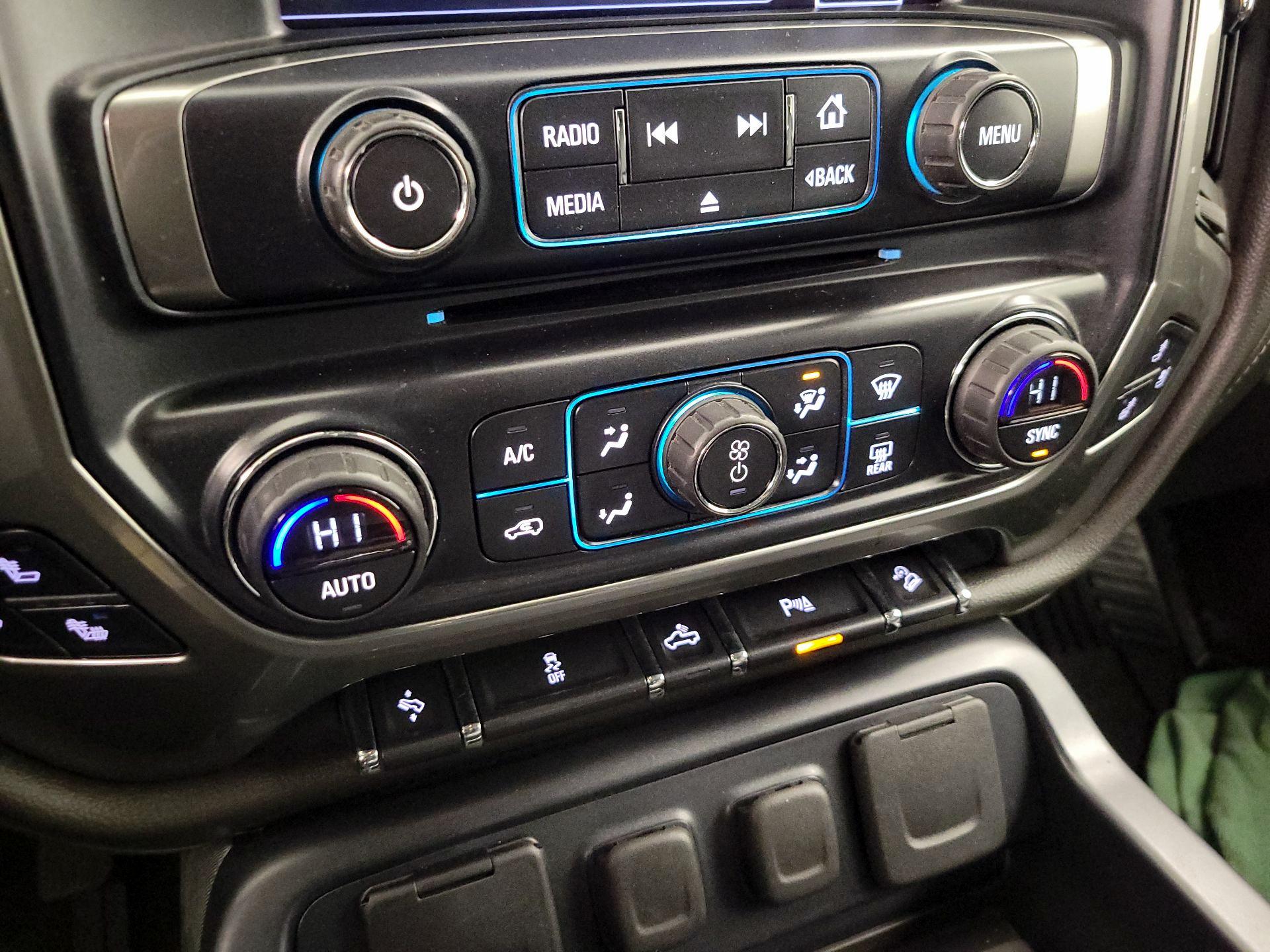 Thumbnail: 2016 Chevrolet Silverado 1500 - 17