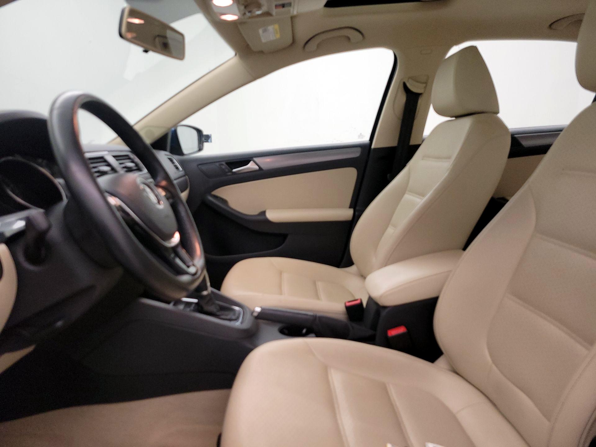 Thumbnail: 2015 Volkswagen Jetta - 11