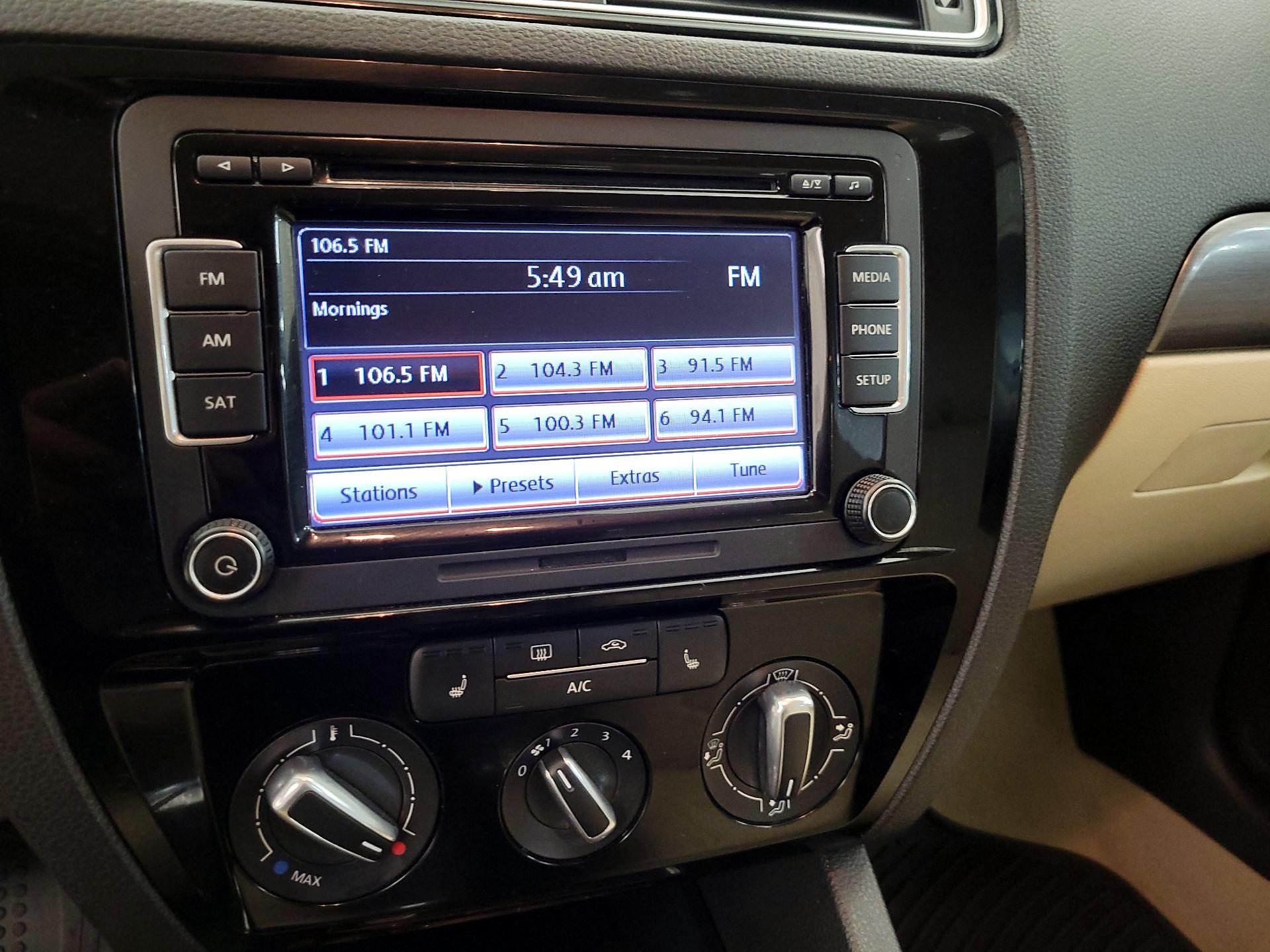 Thumbnail: 2015 Volkswagen Jetta - 15