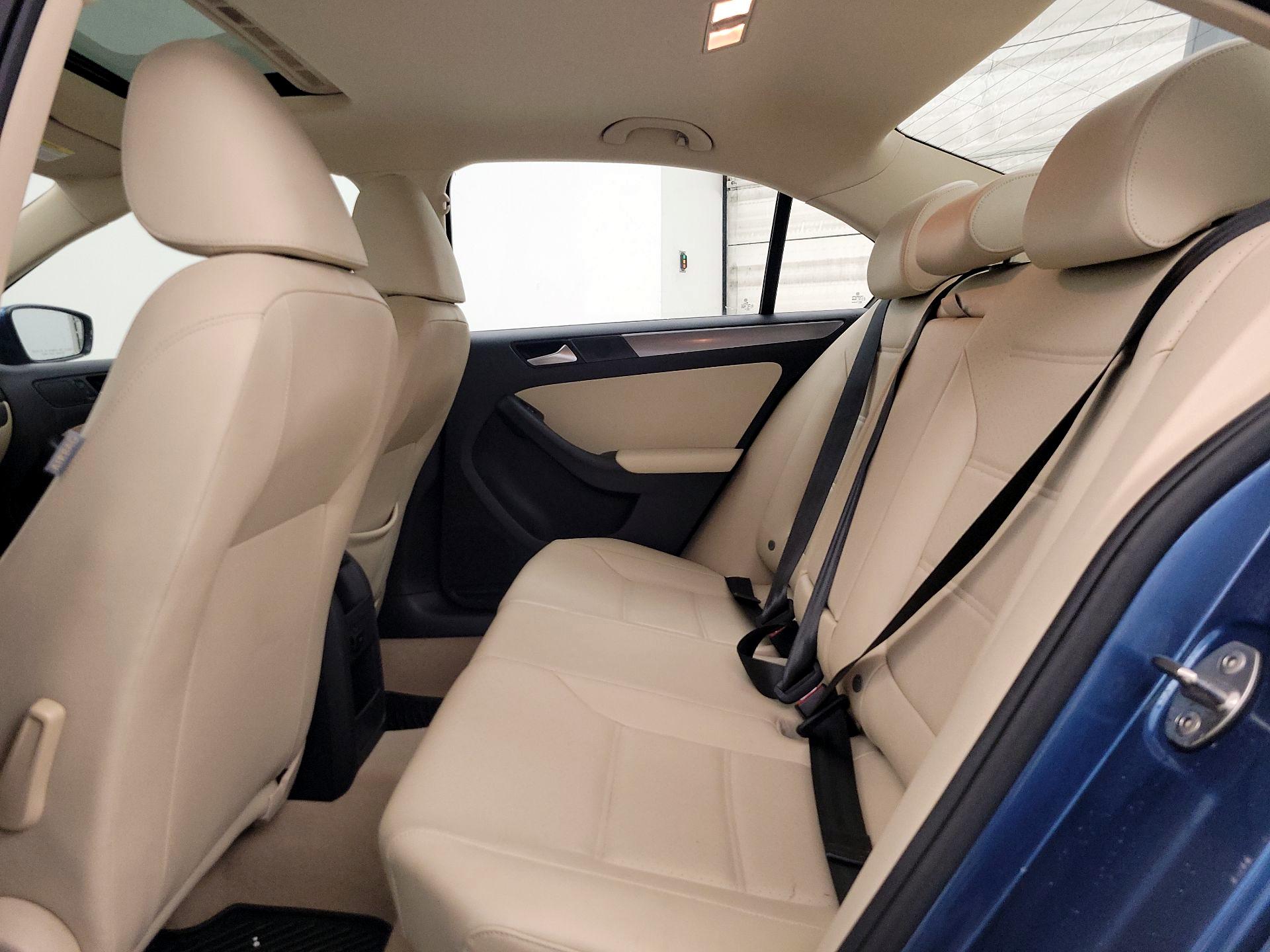 Thumbnail: 2015 Volkswagen Jetta - 20