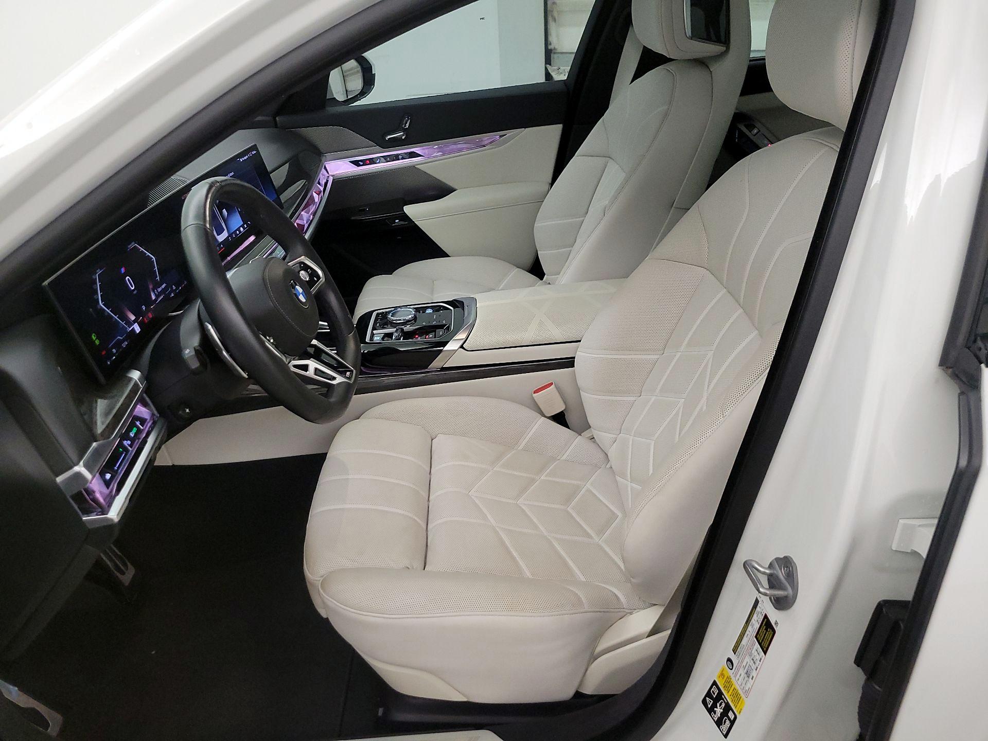 Thumbnail: 2024 BMW 7 Series - 11