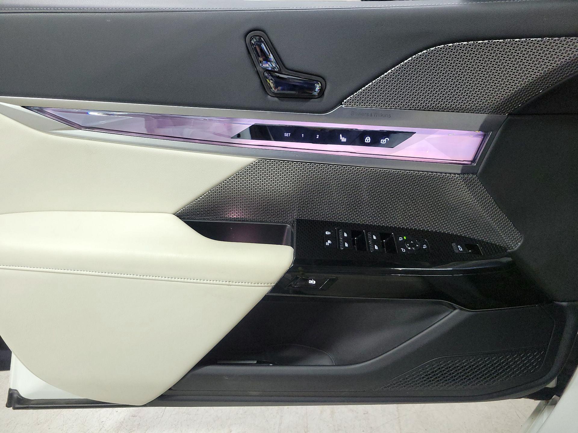 Thumbnail: 2024 BMW 7 Series - 12