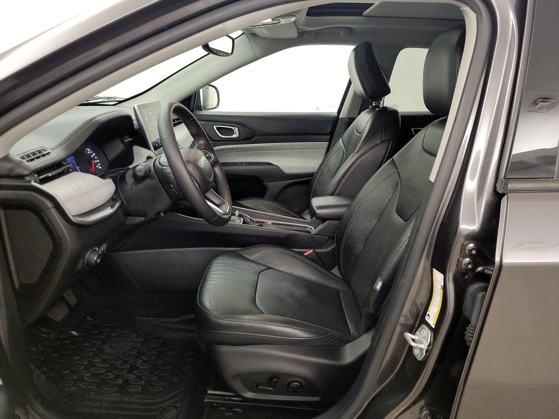 Thumbnail: 2022 Jeep Compass - 11