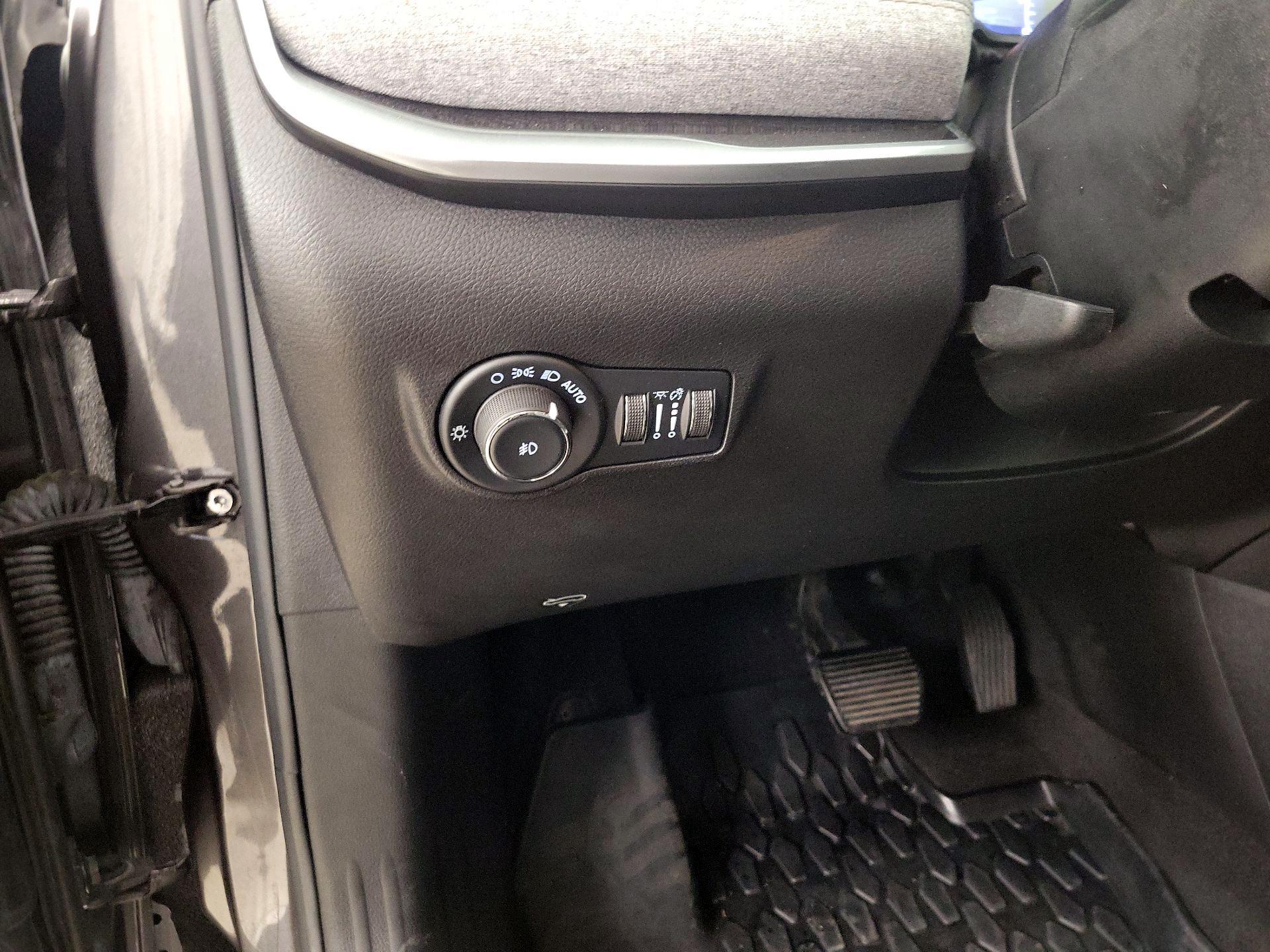 Thumbnail: 2022 Jeep Compass - 13