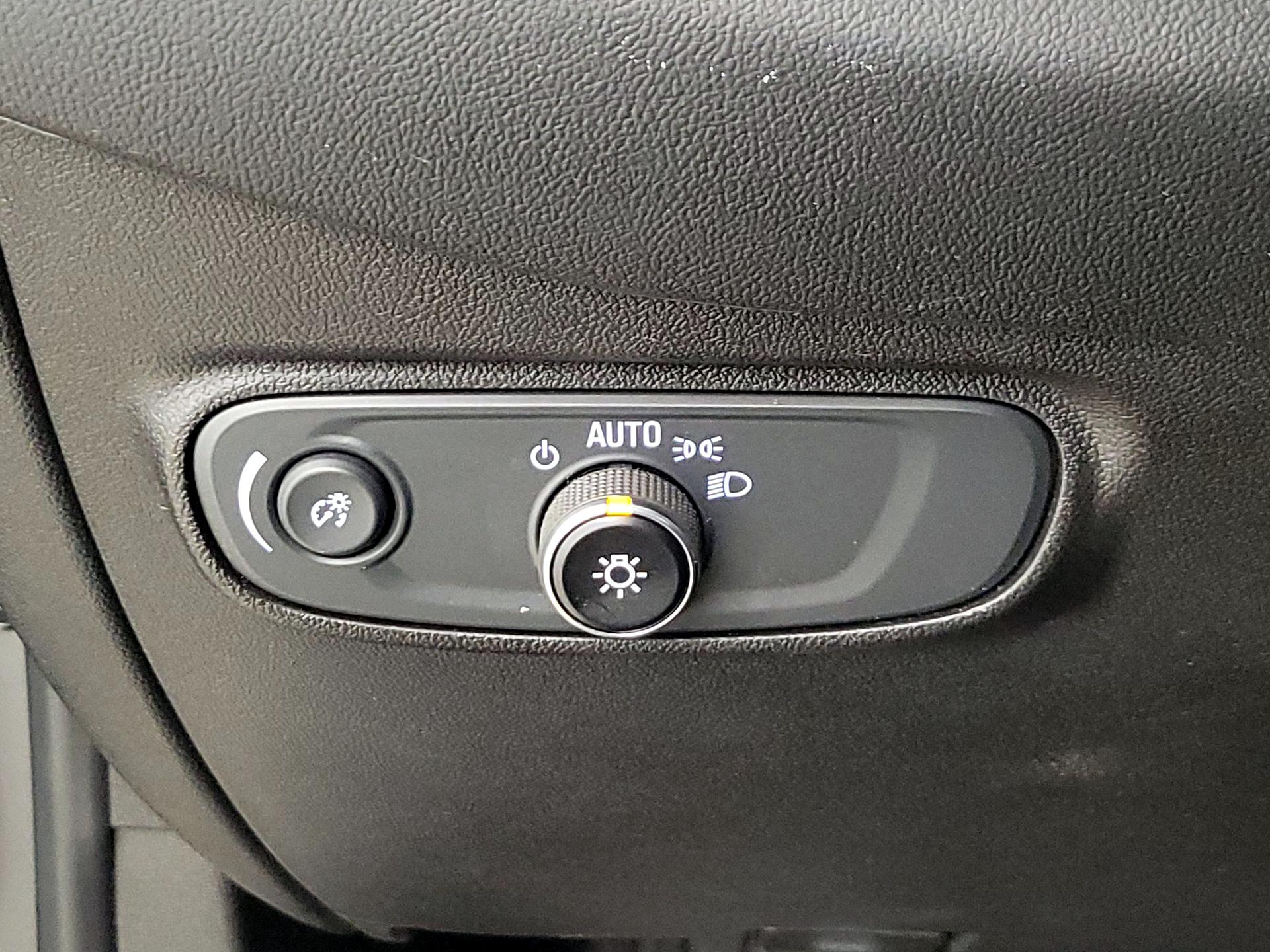 Thumbnail: 2022 Chevrolet Equinox - 13